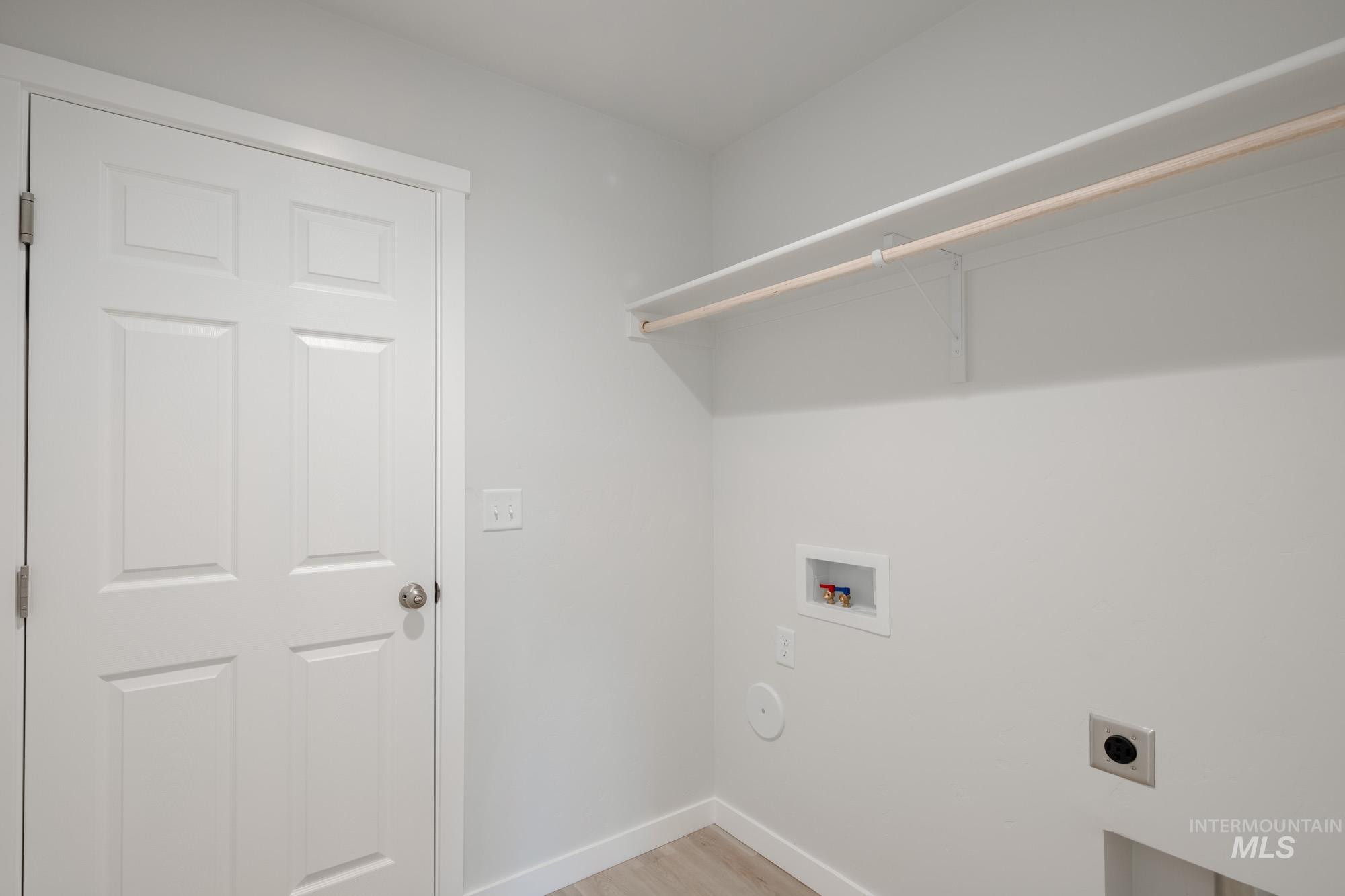 1556 Dyer St, Middleton, Idaho 83644, 3 Bedrooms, 2 Bathrooms, Residential For Sale, Price $414,990,MLS 98968581