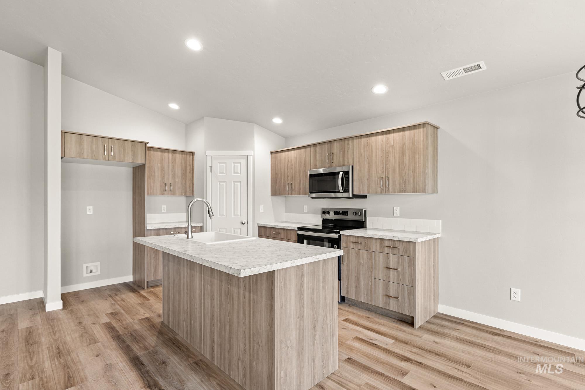 1556 Dyer St, Middleton, Idaho 83644, 3 Bedrooms, 2 Bathrooms, Residential For Sale, Price $414,990,MLS 98968581