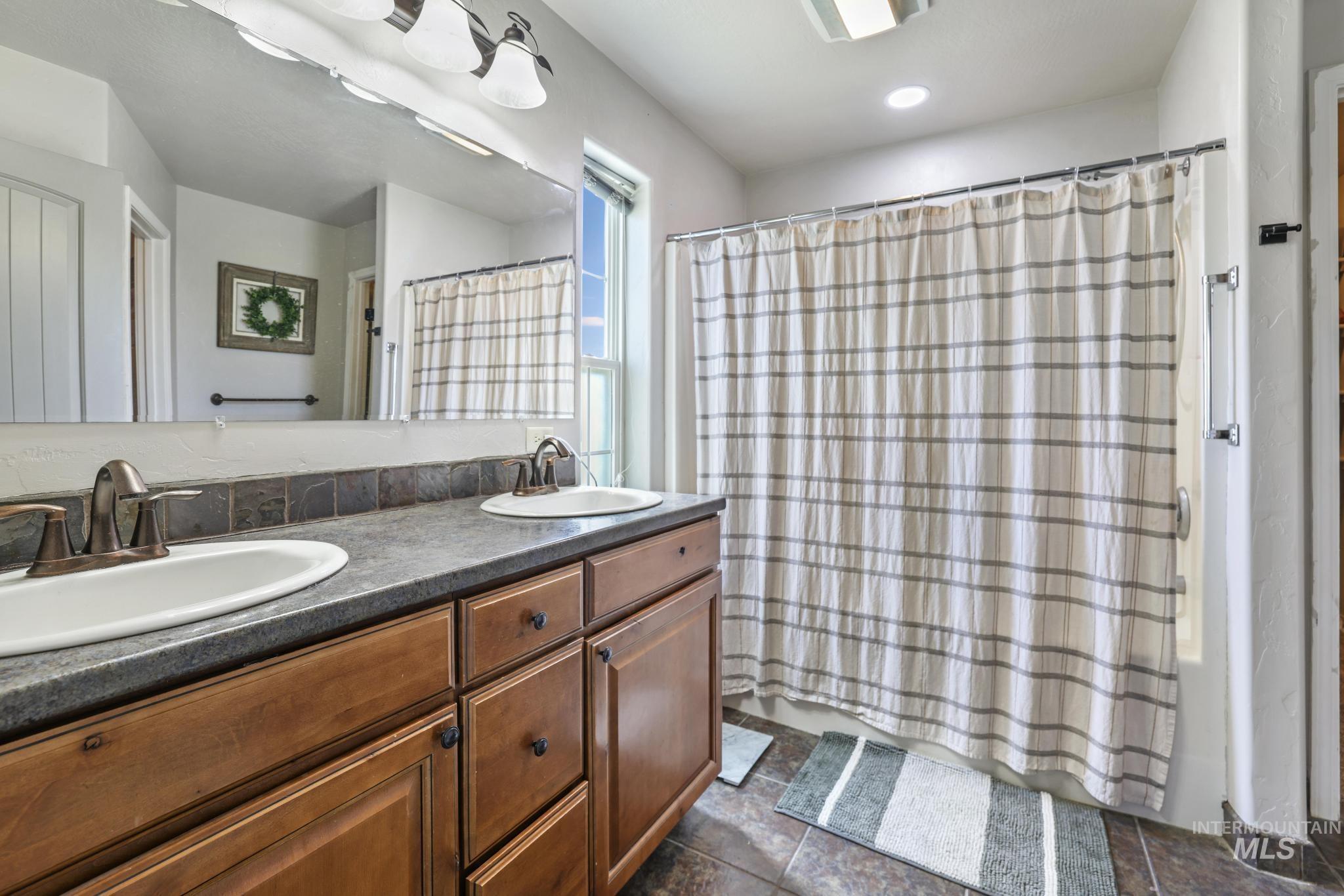 818 Pine, Filer, Idaho 83328, 3 Bedrooms, 2 Bathrooms, Residential For Sale, Price $440,000, 98968584