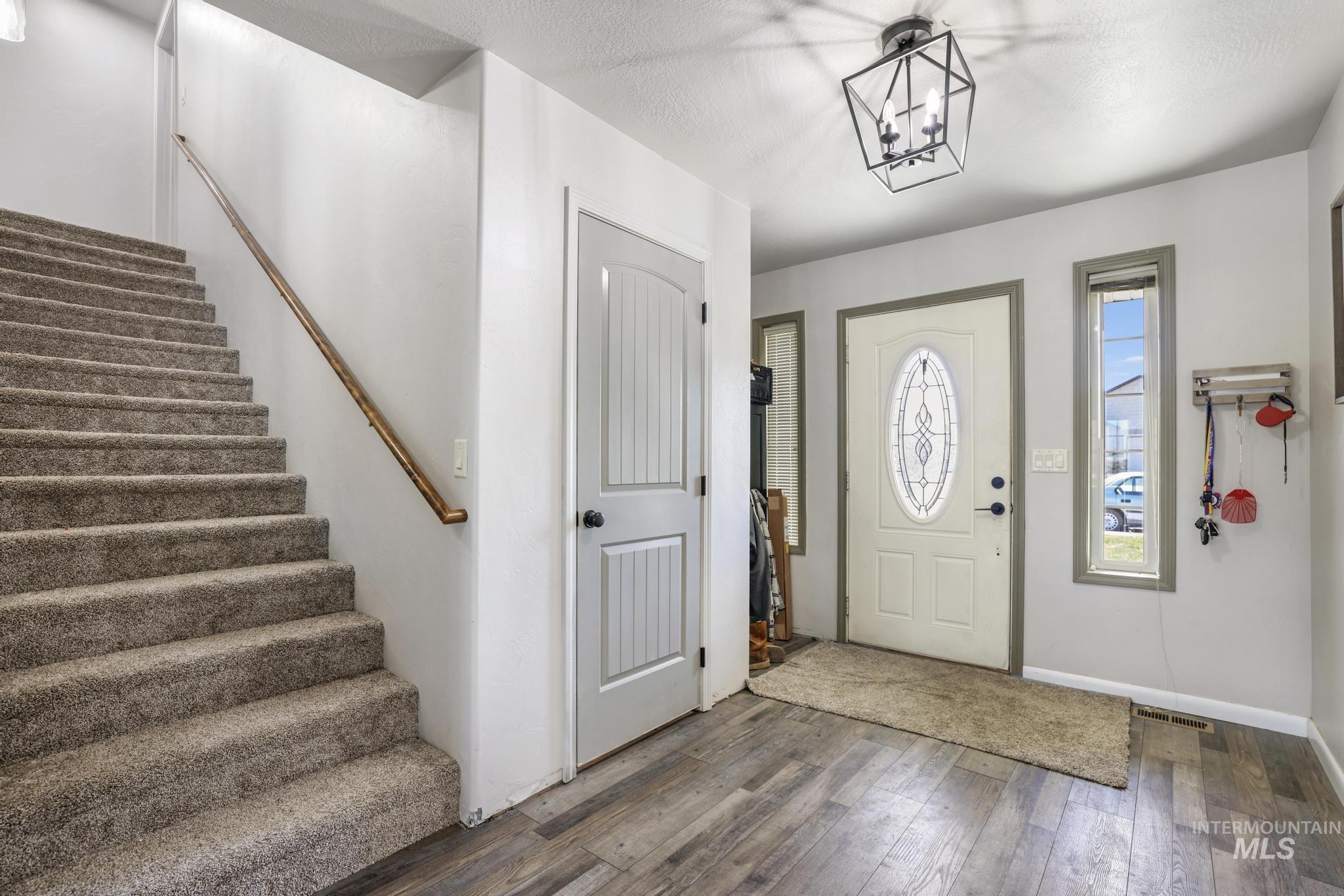 818 Pine, Filer, Idaho 83328, 3 Bedrooms, 2 Bathrooms, Residential For Sale, Price $440,000, 98968584