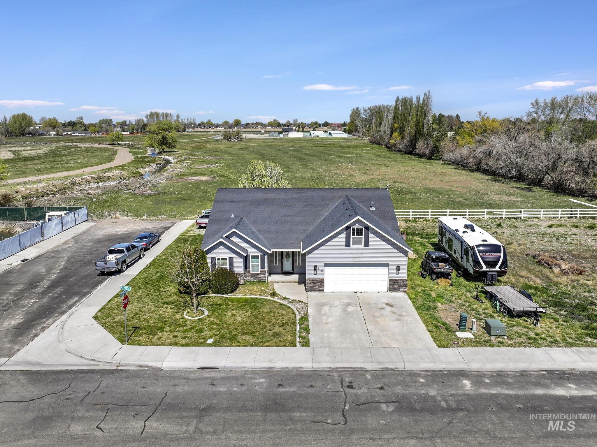 818 Pine, Filer, Idaho 83328, 3 Bedrooms, 2 Bathrooms, Residential For Sale, Price $440,000, 98968584