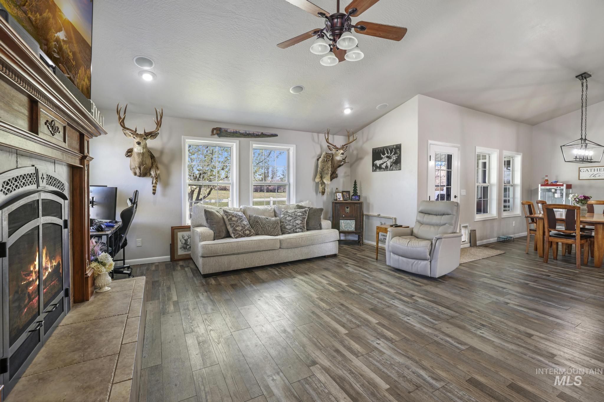 818 Pine, Filer, Idaho 83328, 3 Bedrooms, 2 Bathrooms, Residential For Sale, Price $440,000, 98968584