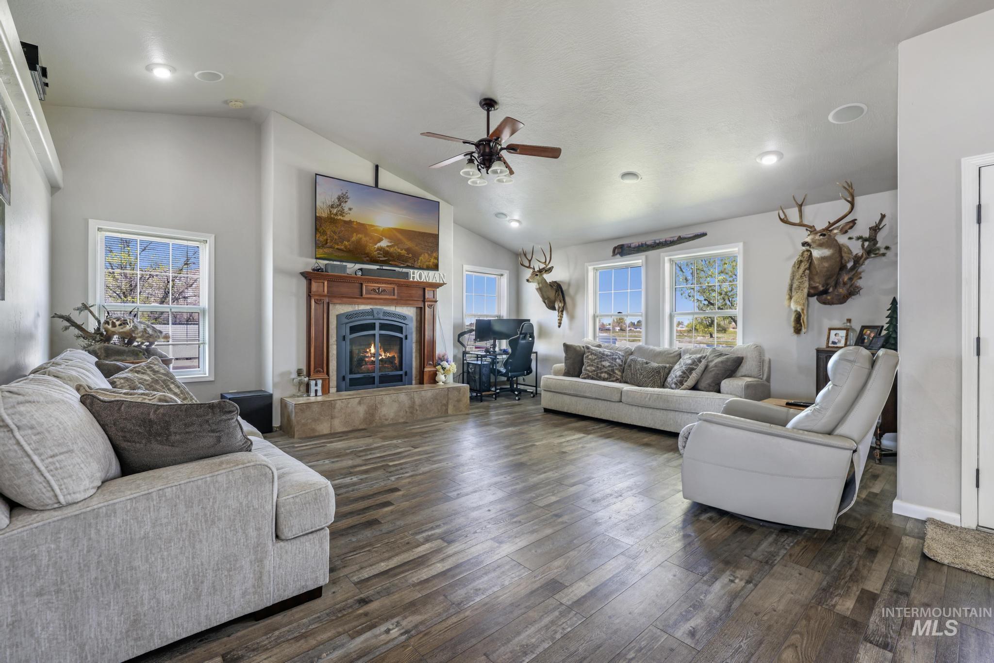 818 Pine, Filer, Idaho 83328, 3 Bedrooms, 2 Bathrooms, Residential For Sale, Price $440,000, 98968584