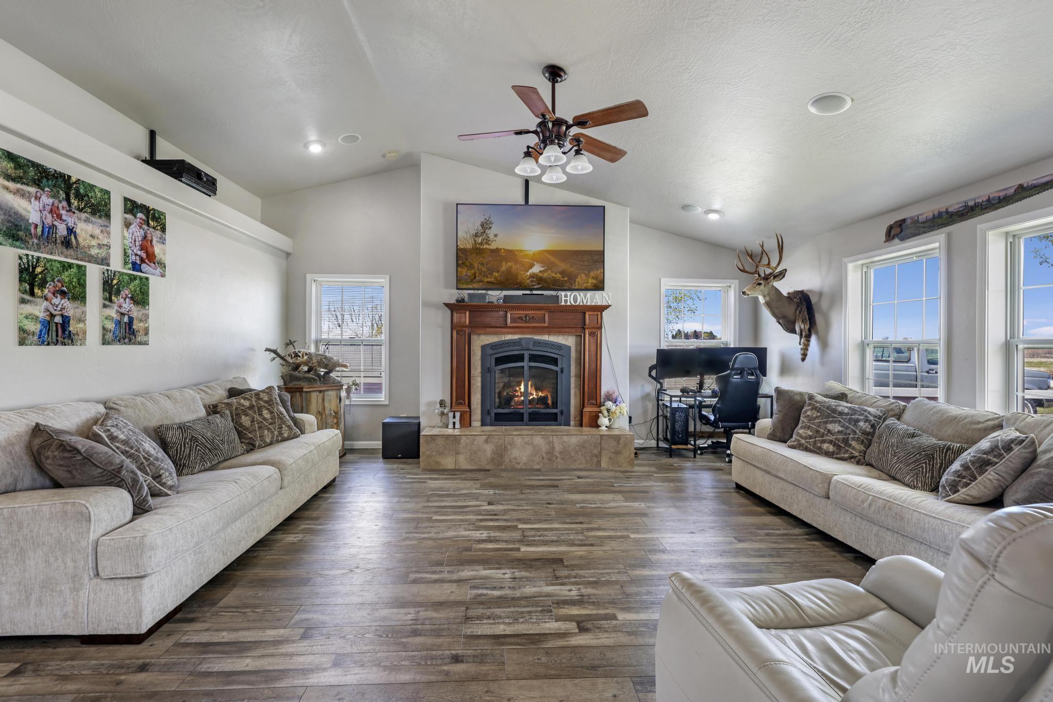 818 Pine, Filer, Idaho 83328, 3 Bedrooms, 2 Bathrooms, Residential For Sale, Price $440,000, 98968584