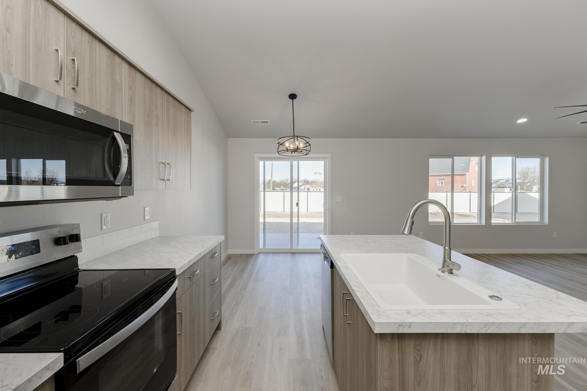 1748 W Unforgettable St, Meridian, Idaho 83642, 3 Bedrooms, 2 Bathrooms, Residential For Sale, Price $400,990,MLS 98968589