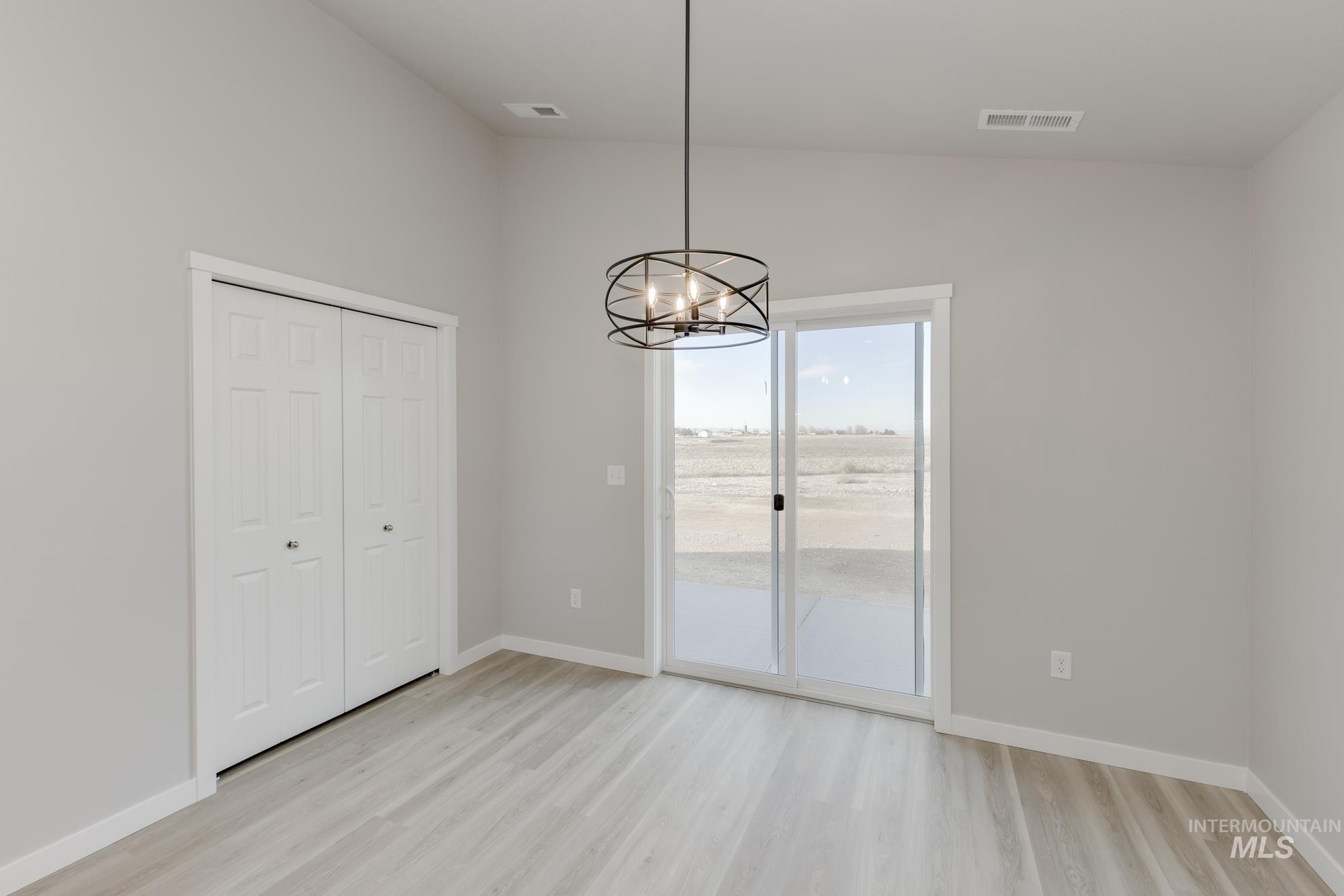 7349 S Bungalow Ave, Meridian, Idaho 83642, 3 Bedrooms, 2 Bathrooms, Residential For Sale, Price $383,990,MLS 98968590