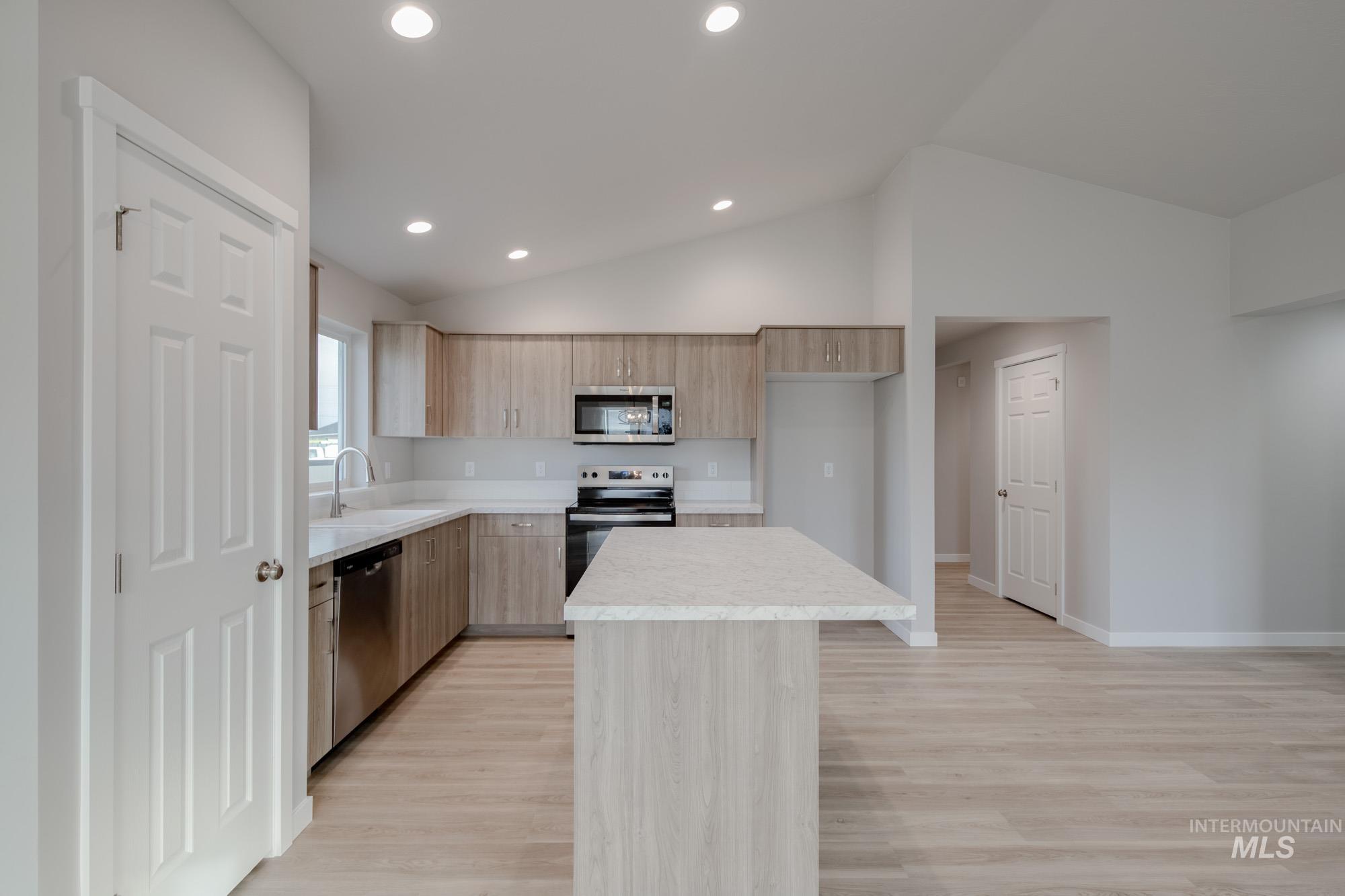 7265 S Menzingers Ave, Meridian, Idaho 83642, 3 Bedrooms, 2 Bathrooms, Residential For Sale, Price $419,990,MLS 98968592