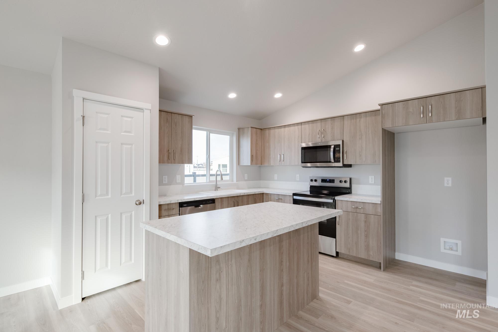 7265 S Menzingers Ave, Meridian, Idaho 83642, 3 Bedrooms, 2 Bathrooms, Residential For Sale, Price $419,990,MLS 98968592