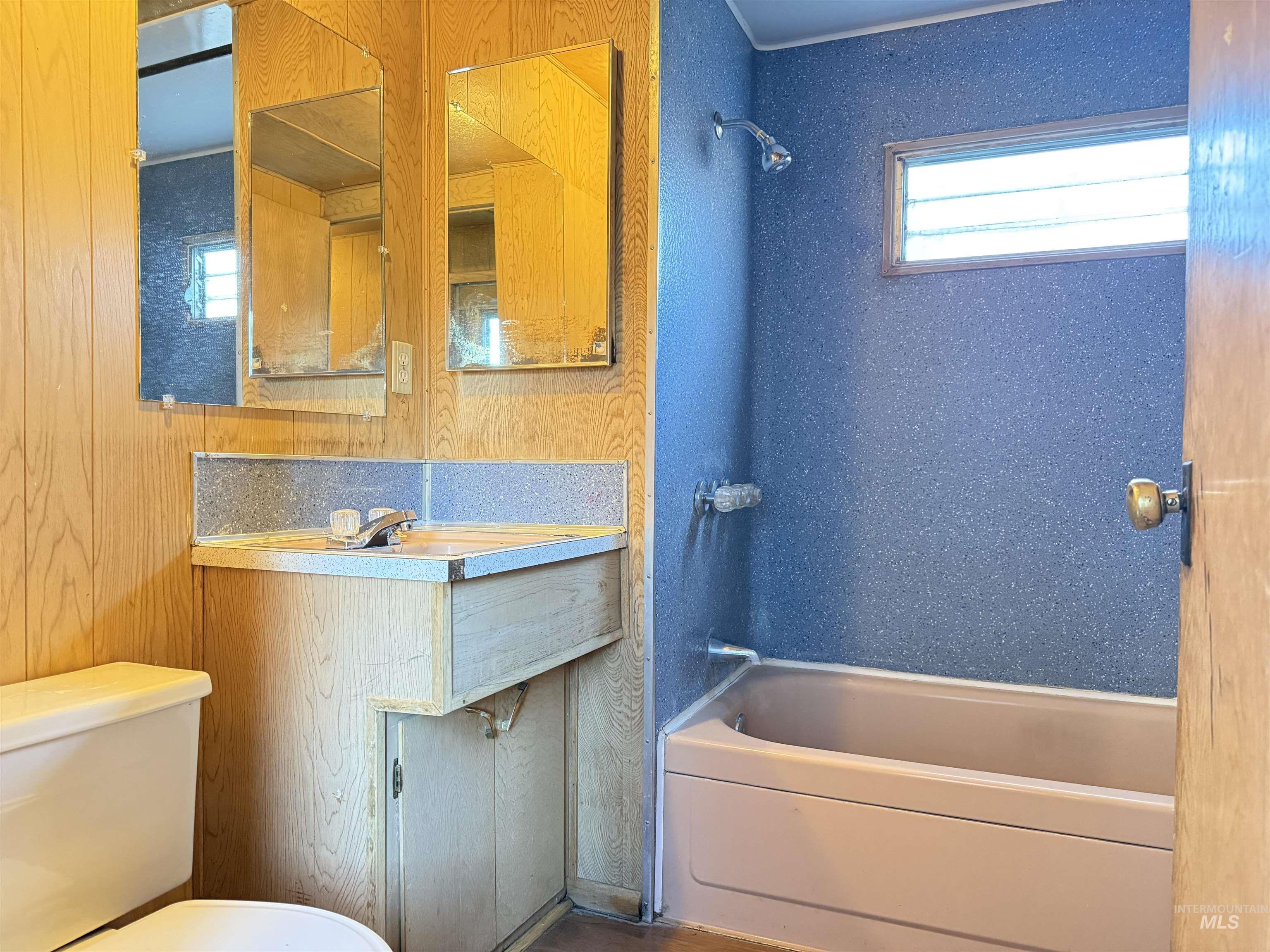 102 Woodworth Street, Uniontown, Washington 99179, 2 Bedrooms, 1 Bathroom, Residential For Sale, Price $60,000, 98968595