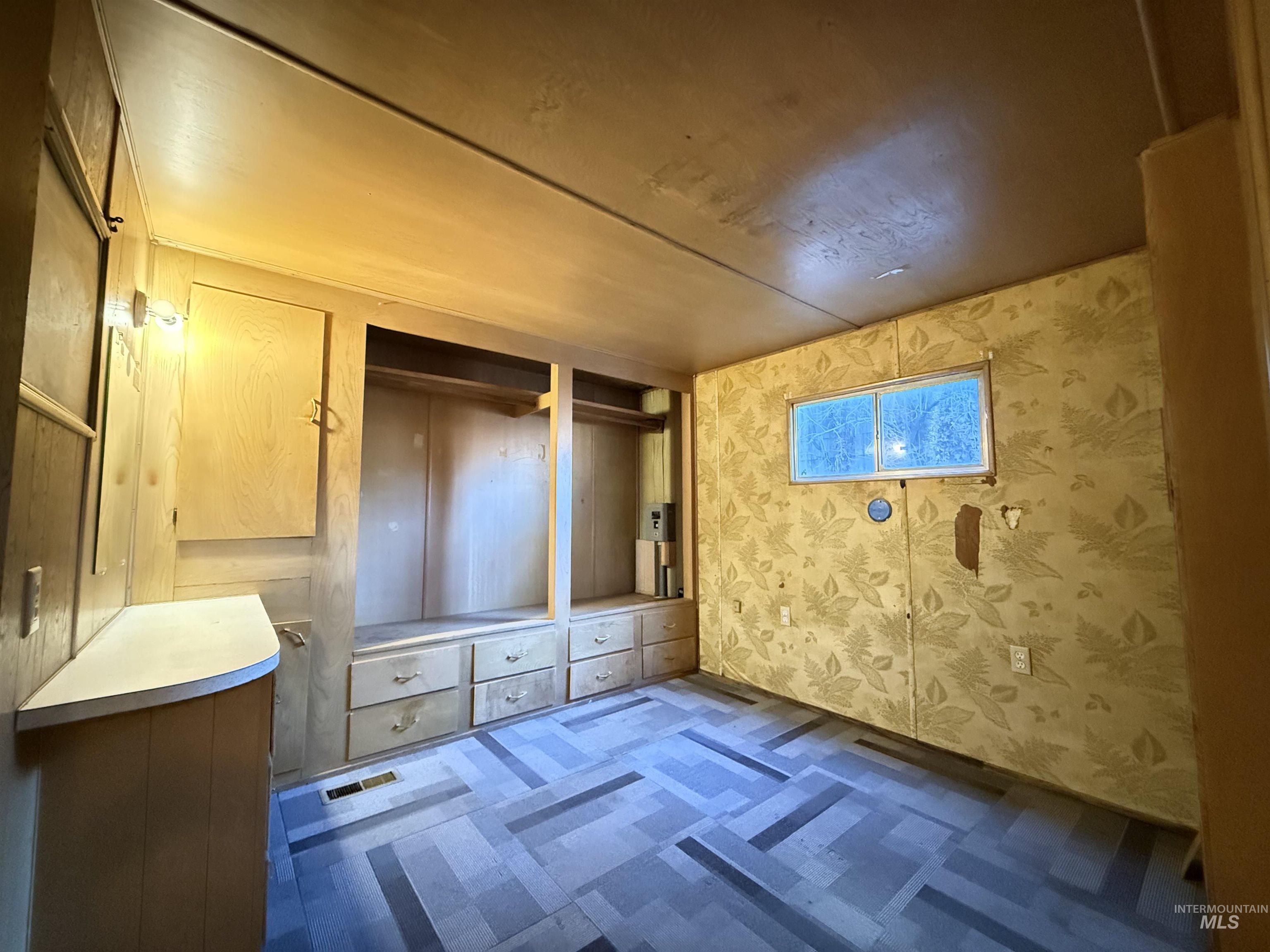 102 Woodworth Street, Uniontown, Washington 99179, 2 Bedrooms, 1 Bathroom, Residential For Sale, Price $60,000, 98968595