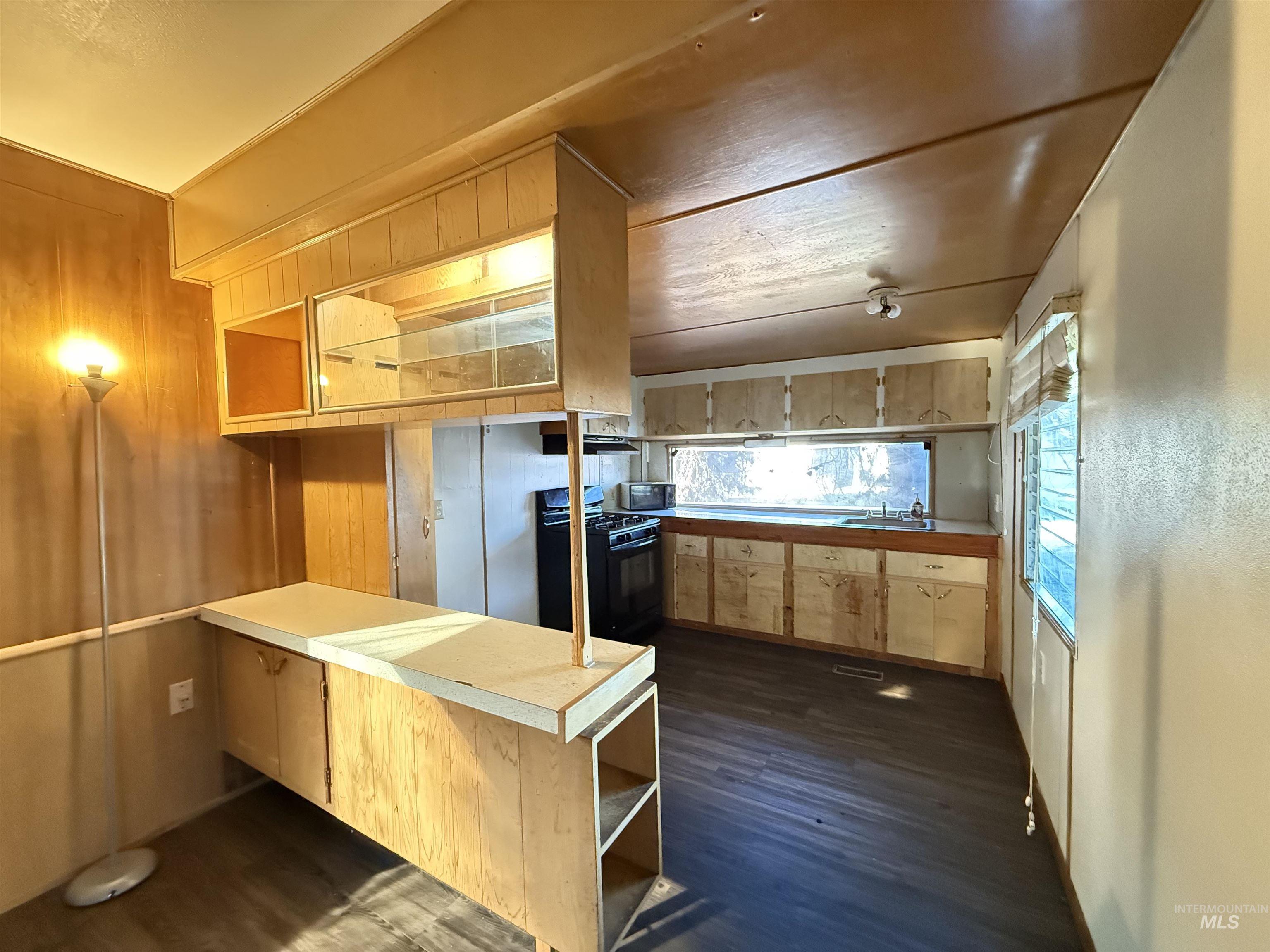 102 Woodworth Street, Uniontown, Washington 99179, 2 Bedrooms, 1 Bathroom, Residential For Sale, Price $60,000, 98968595