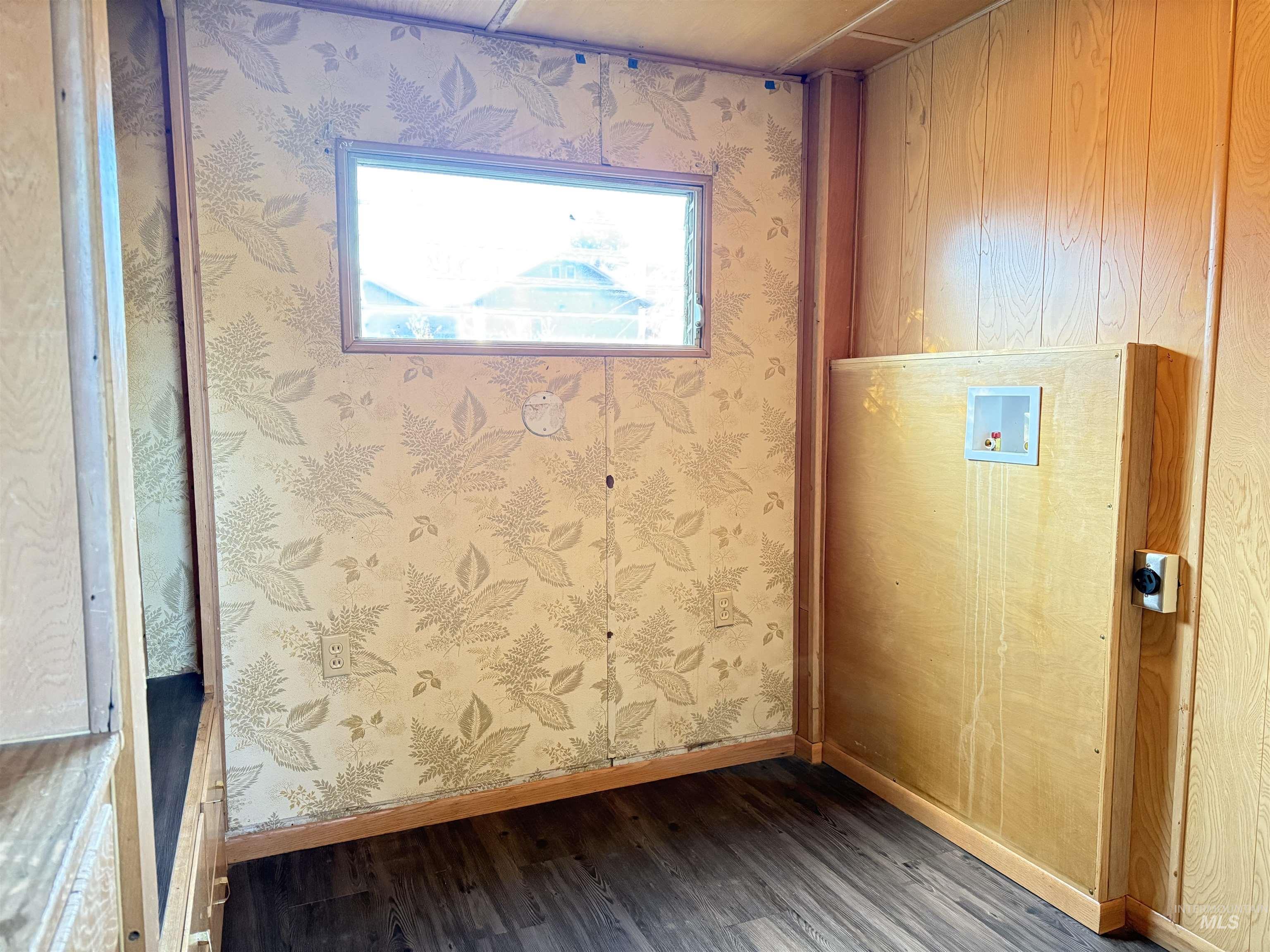 102 Woodworth Street, Uniontown, Washington 99179, 2 Bedrooms, 1 Bathroom, Residential For Sale, Price $60,000, 98968595