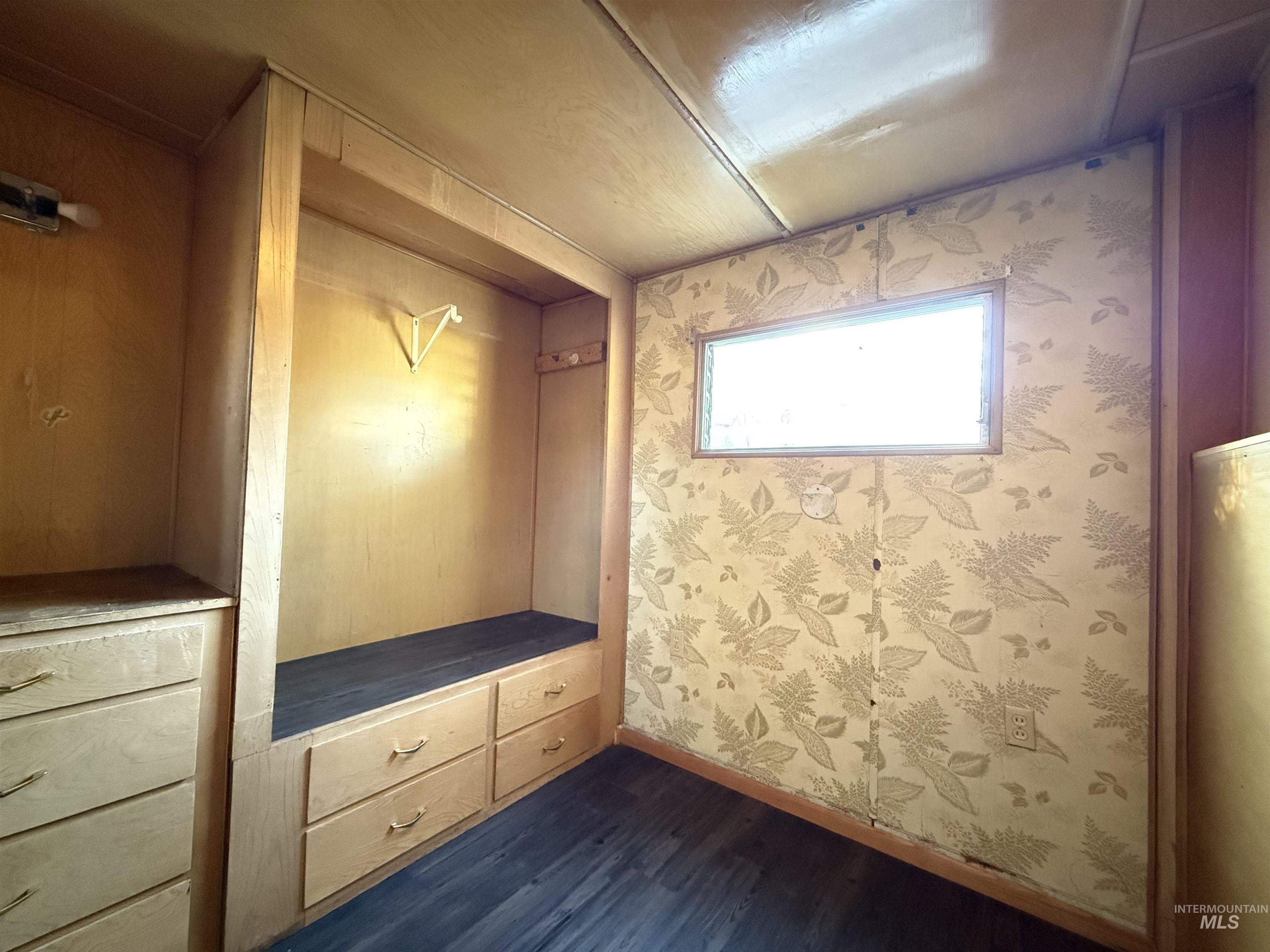 102 Woodworth Street, Uniontown, Washington 99179, 2 Bedrooms, 1 Bathroom, Residential For Sale, Price $60,000, 98968595