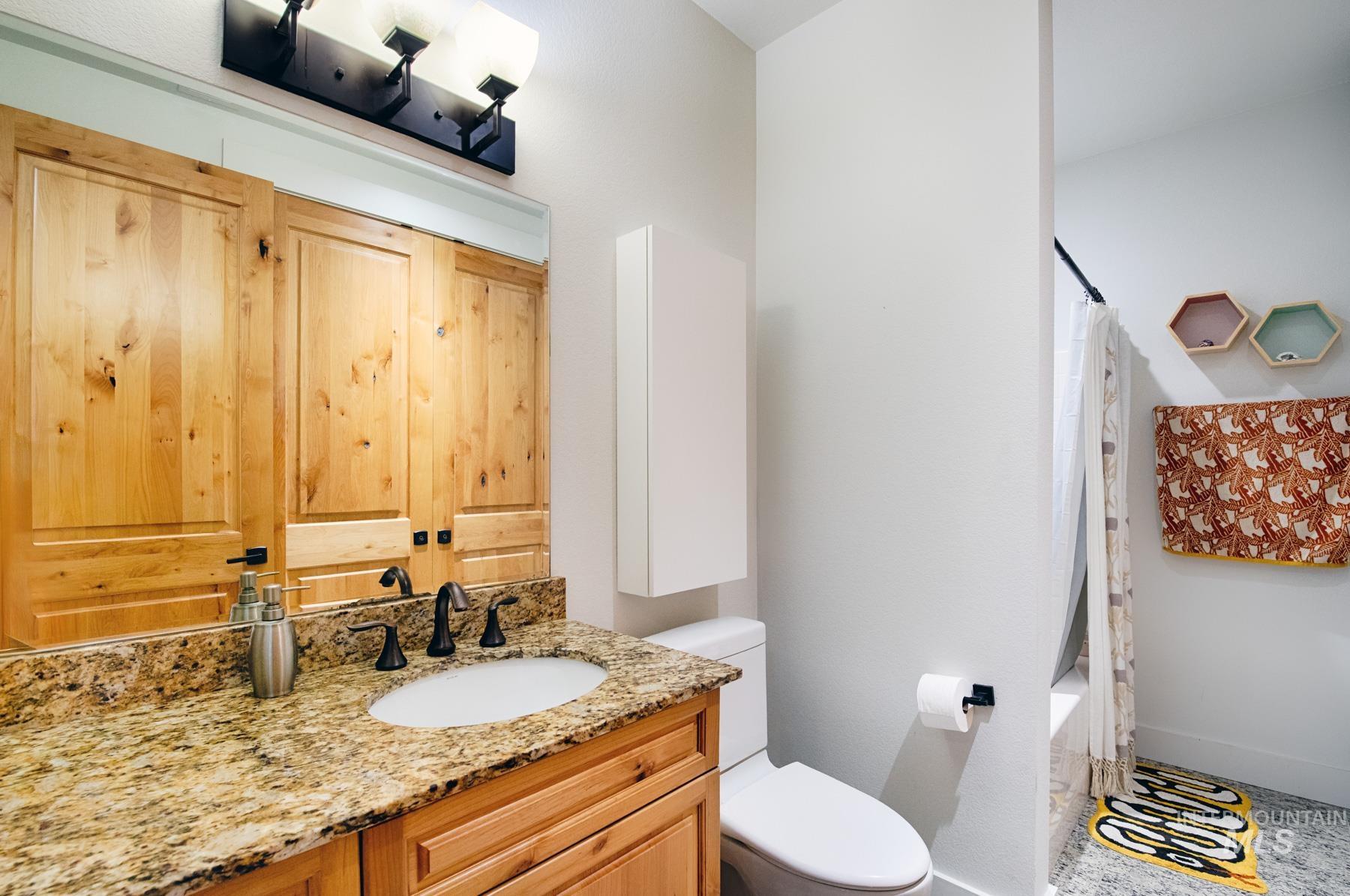 851 W Front St., Boise, Idaho 83702, 2 Bedrooms, 2 Bathrooms, Residential For Sale, Price $750,000,MLS 98968596