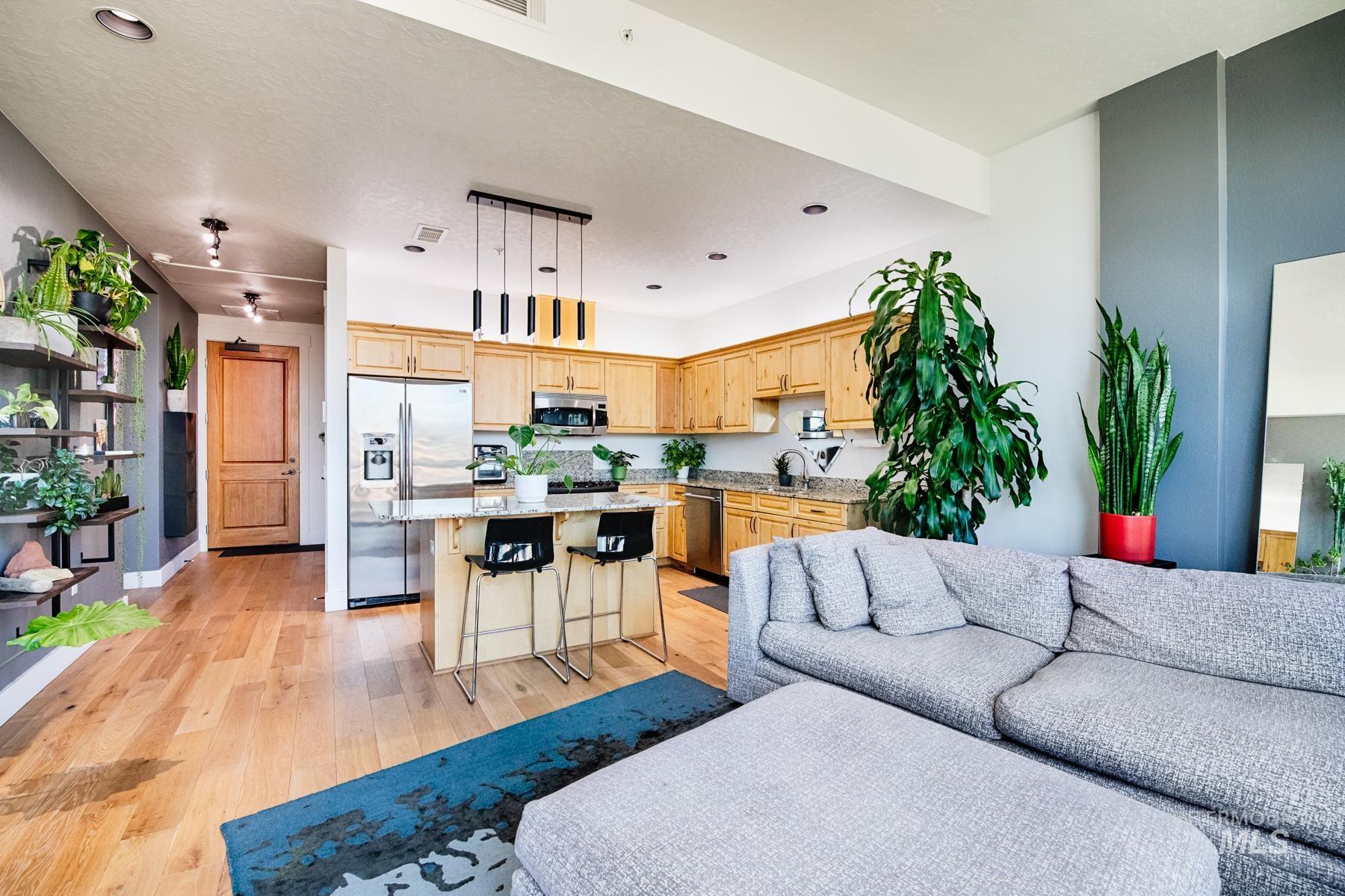 851 W Front St., Boise, Idaho 83702, 2 Bedrooms, 2 Bathrooms, Residential For Sale, Price $750,000,MLS 98968596