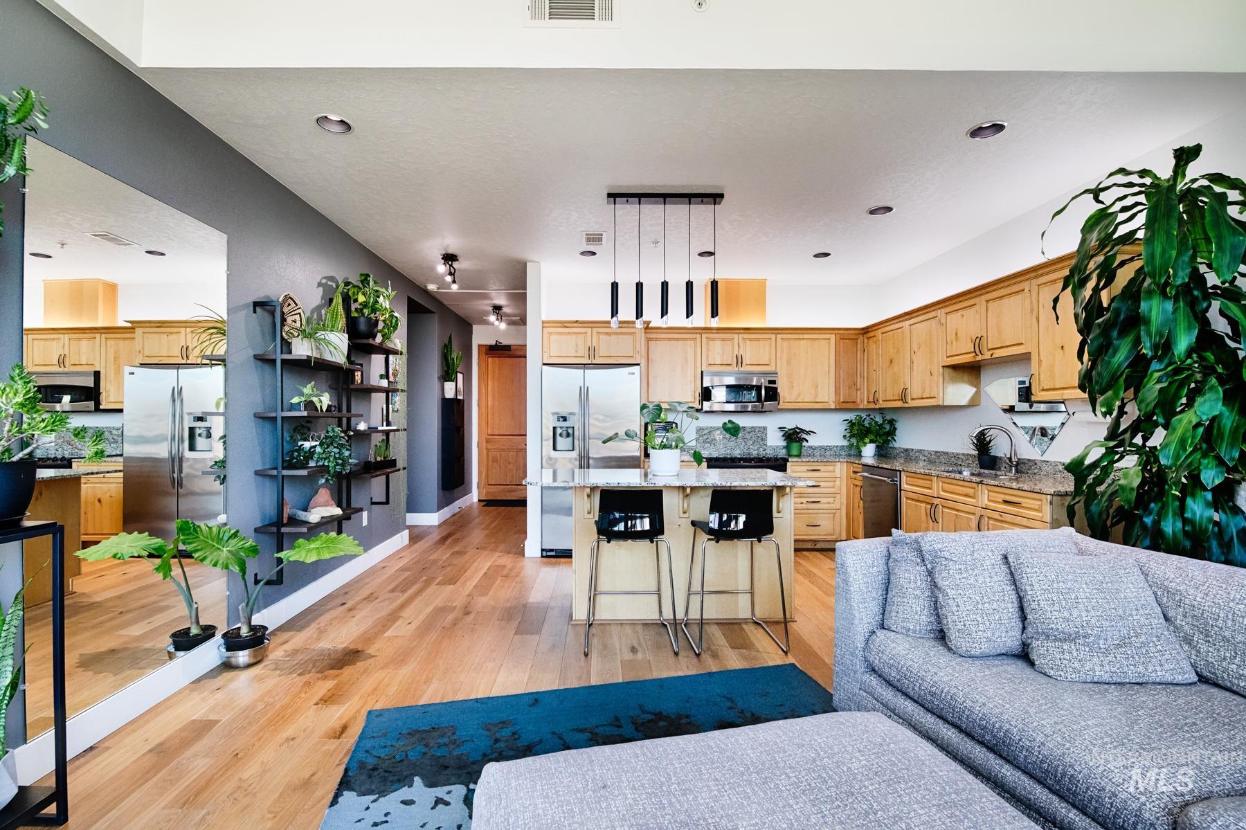 851 W Front St., Boise, Idaho 83702, 2 Bedrooms, 2 Bathrooms, Residential For Sale, Price $750,000,MLS 98968596