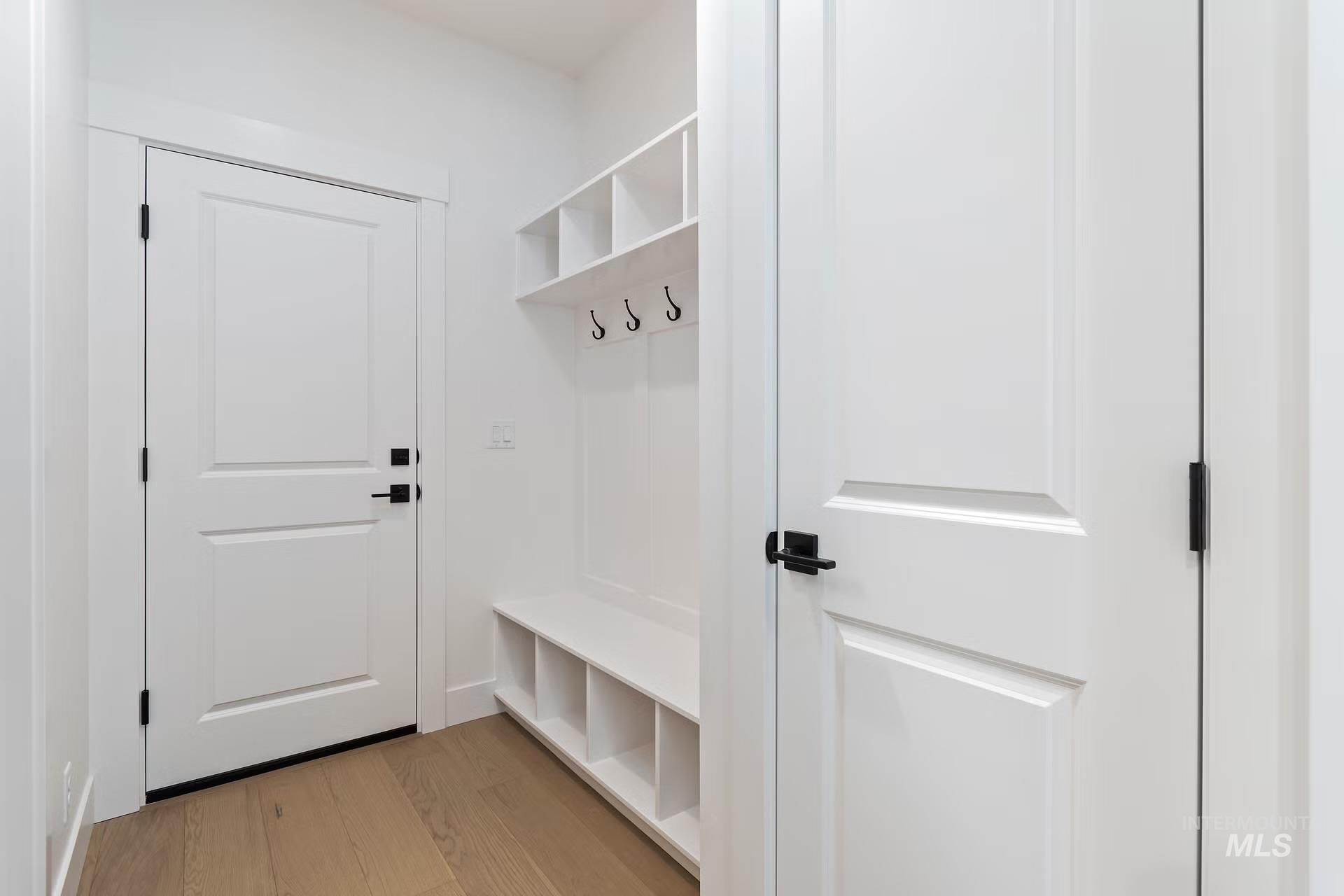 860 W Buroak Dr, Meridian, Idaho 83642, 4 Bedrooms, 3 Bathrooms, Residential For Sale, Price $786,880,MLS 98968599