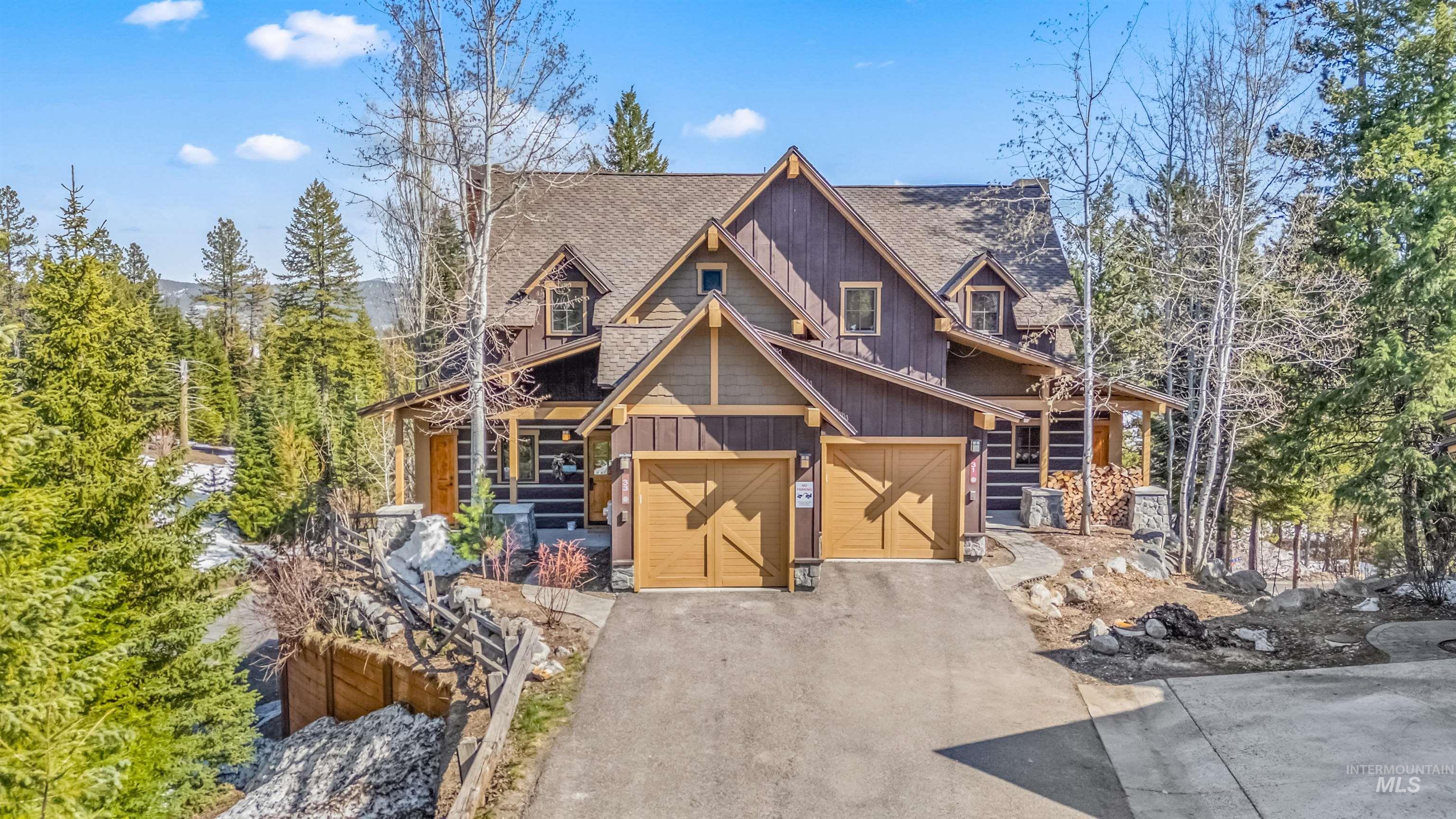 33 Golden Bench Ct, Donnelly, Idaho 83615, 3 Bedrooms, 3 Bathrooms, Residential For Sale, Price $1,150,000, 98968600