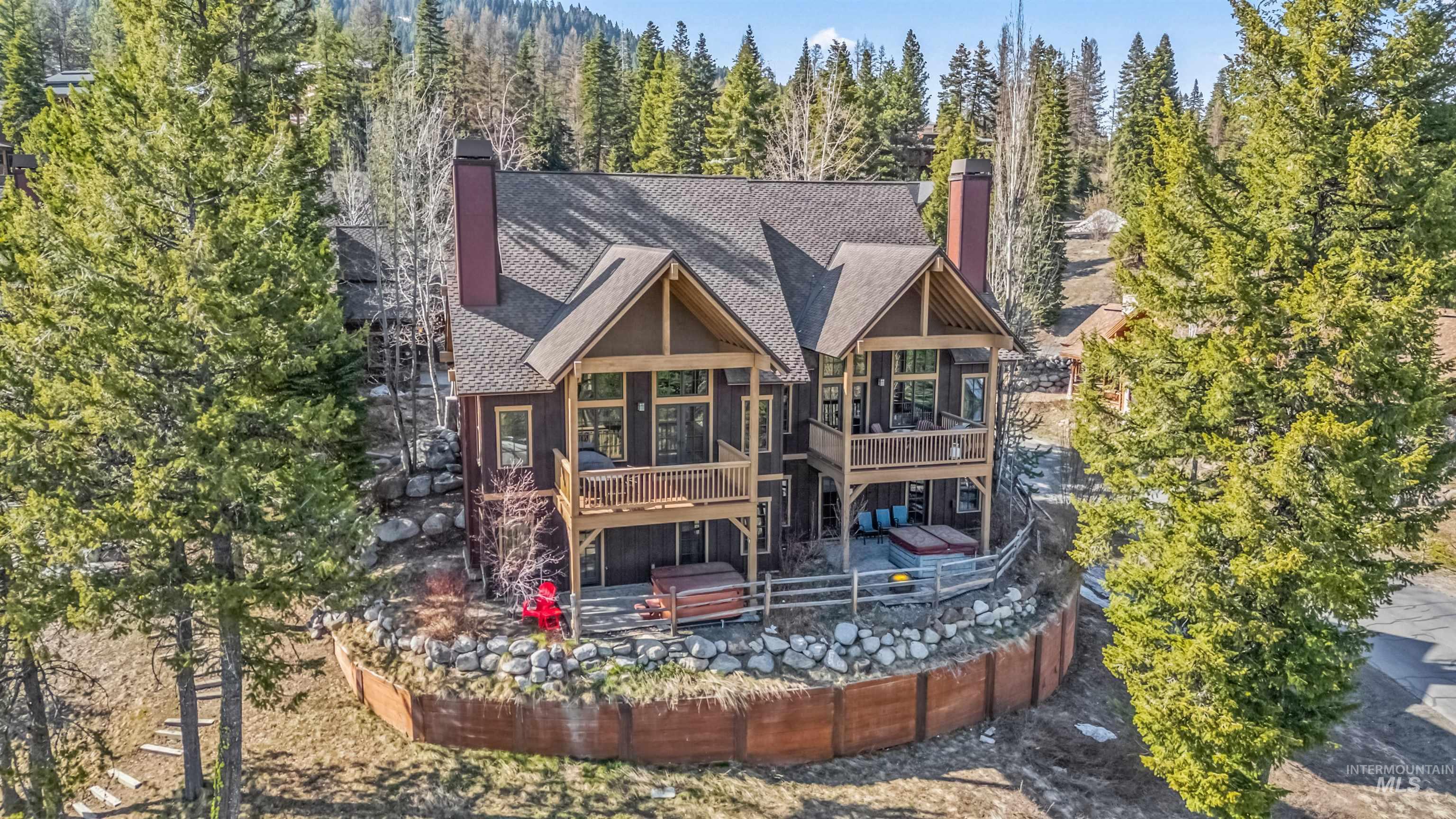33 Golden Bench Ct, Donnelly, Idaho 83615, 3 Bedrooms, 3 Bathrooms, Residential For Sale, Price $1,150,000, 98968600