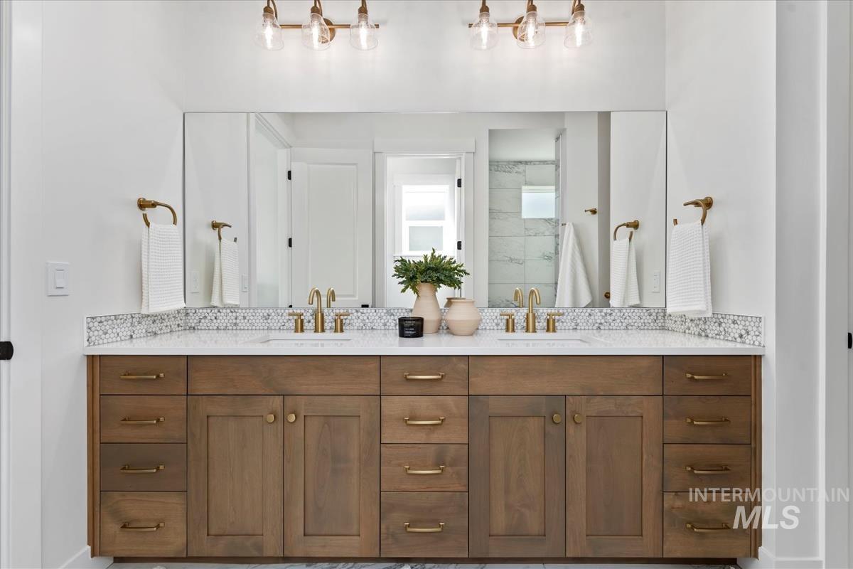 10817 W Barnbougle, Kuna, Idaho 83634, 3 Bedrooms, 2 Bathrooms, Residential For Sale, Price $599,880,MLS 98968603