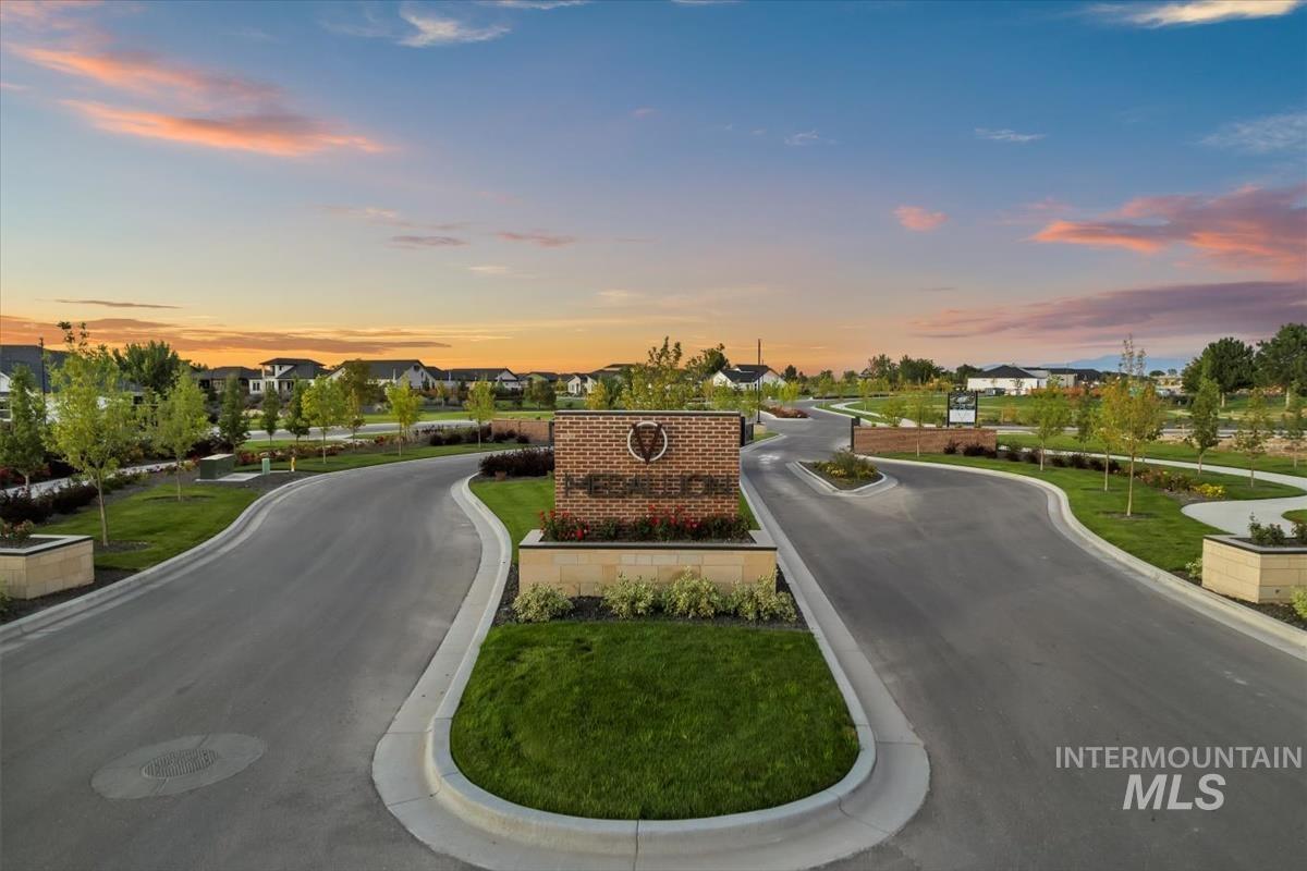 10817 W Barnbougle, Kuna, Idaho 83634, 3 Bedrooms, 2 Bathrooms, Residential For Sale, Price $599,880,MLS 98968603