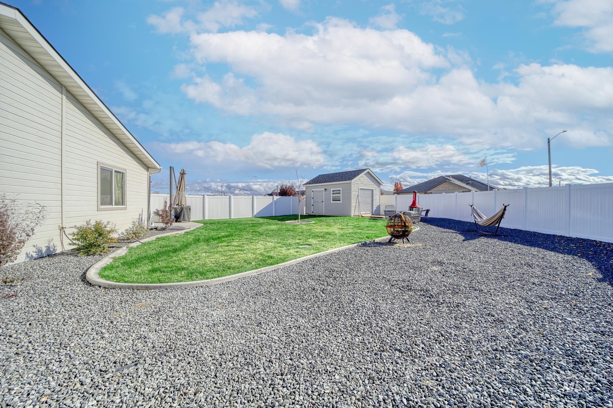 1087 Easy Avenue, Twin Falls, Idaho 83301, 3 Bedrooms, 3 Bathrooms, Residential For Sale, Price $425,000,MLS 98968604