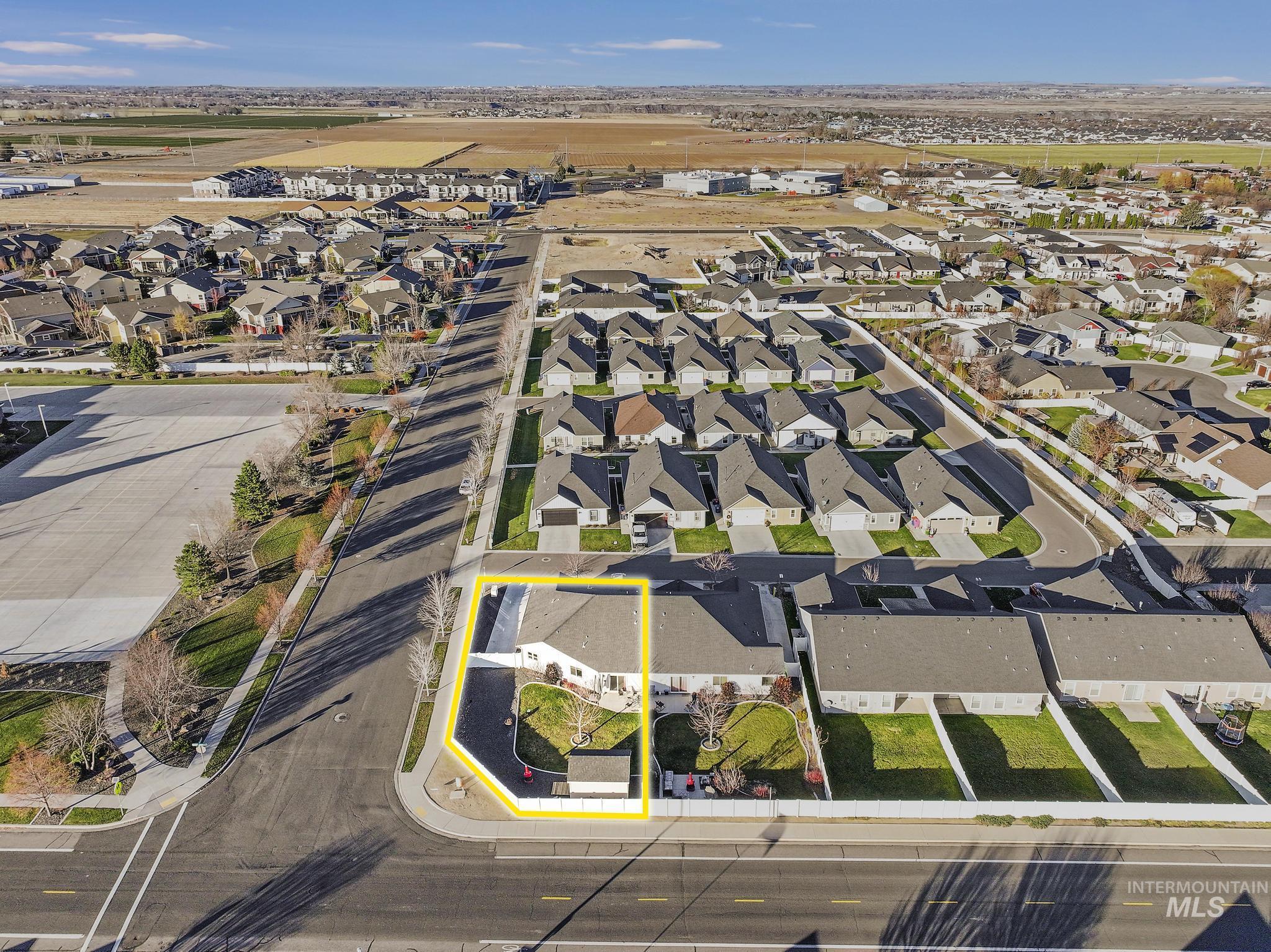 1087 Easy Avenue, Twin Falls, Idaho 83301, 3 Bedrooms, 3 Bathrooms, Residential For Sale, Price $425,000,MLS 98968604