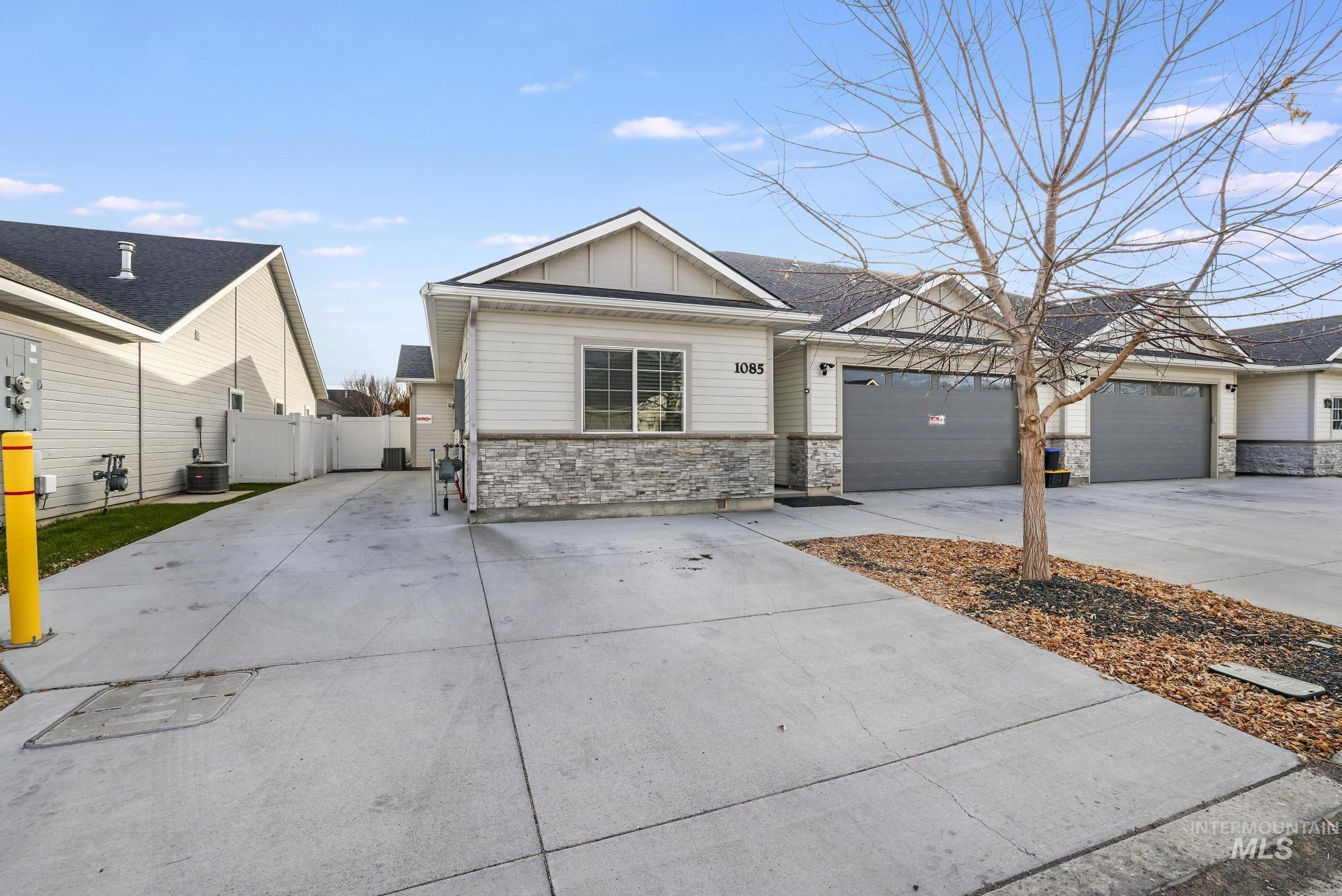 1085 Easy Avenue, Twin Falls, Idaho 83301, 3 Bedrooms, 3 Bathrooms, Residential For Sale, Price $425,000,MLS 98968605
