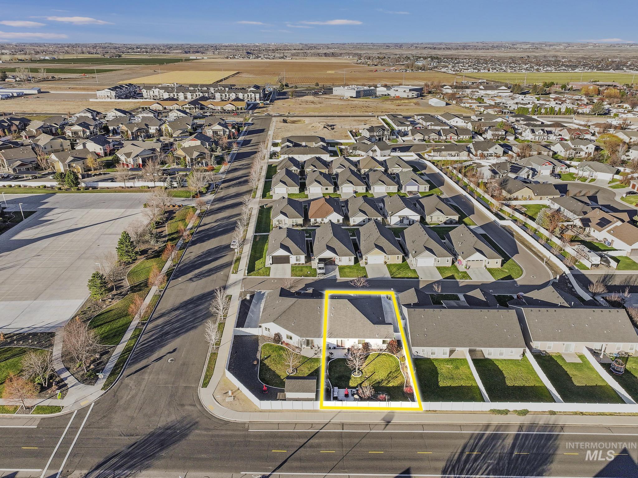 1085 Easy Avenue, Twin Falls, Idaho 83301, 3 Bedrooms, 3 Bathrooms, Residential For Sale, Price $415,000, 98968605