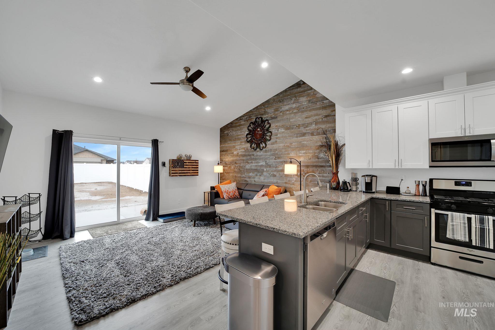 1085 Easy Avenue, Twin Falls, Idaho 83301, 3 Bedrooms, 3 Bathrooms, Residential For Sale, Price $425,000,MLS 98968605