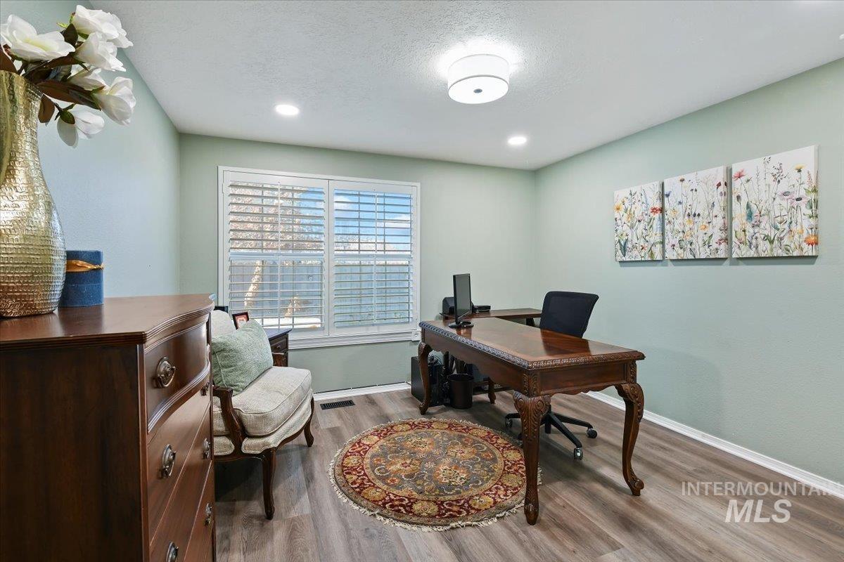 1981 N Interlachen, Meridian, Idaho 83646, 3 Bedrooms, 2 Bathrooms, Residential For Sale, Price $418,900,MLS 98968611