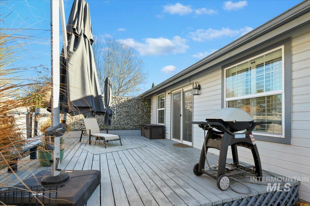 1981 N Interlachen, Meridian, Idaho 83646, 3 Bedrooms, 2 Bathrooms, Residential For Sale, Price $418,900,MLS 98968611