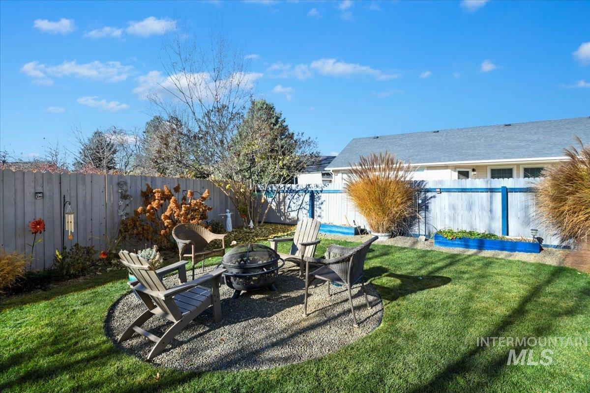 1981 N Interlachen, Meridian, Idaho 83646, 3 Bedrooms, 2 Bathrooms, Residential For Sale, Price $418,900,MLS 98968611