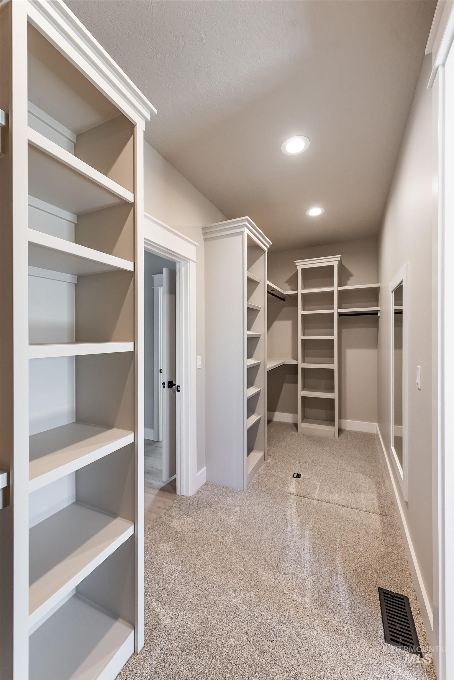 1199 E Andes Dr., Kuna, Idaho 83634, 4 Bedrooms, 2.5 Bathrooms, Residential For Sale, Price $749,900,MLS 98968617