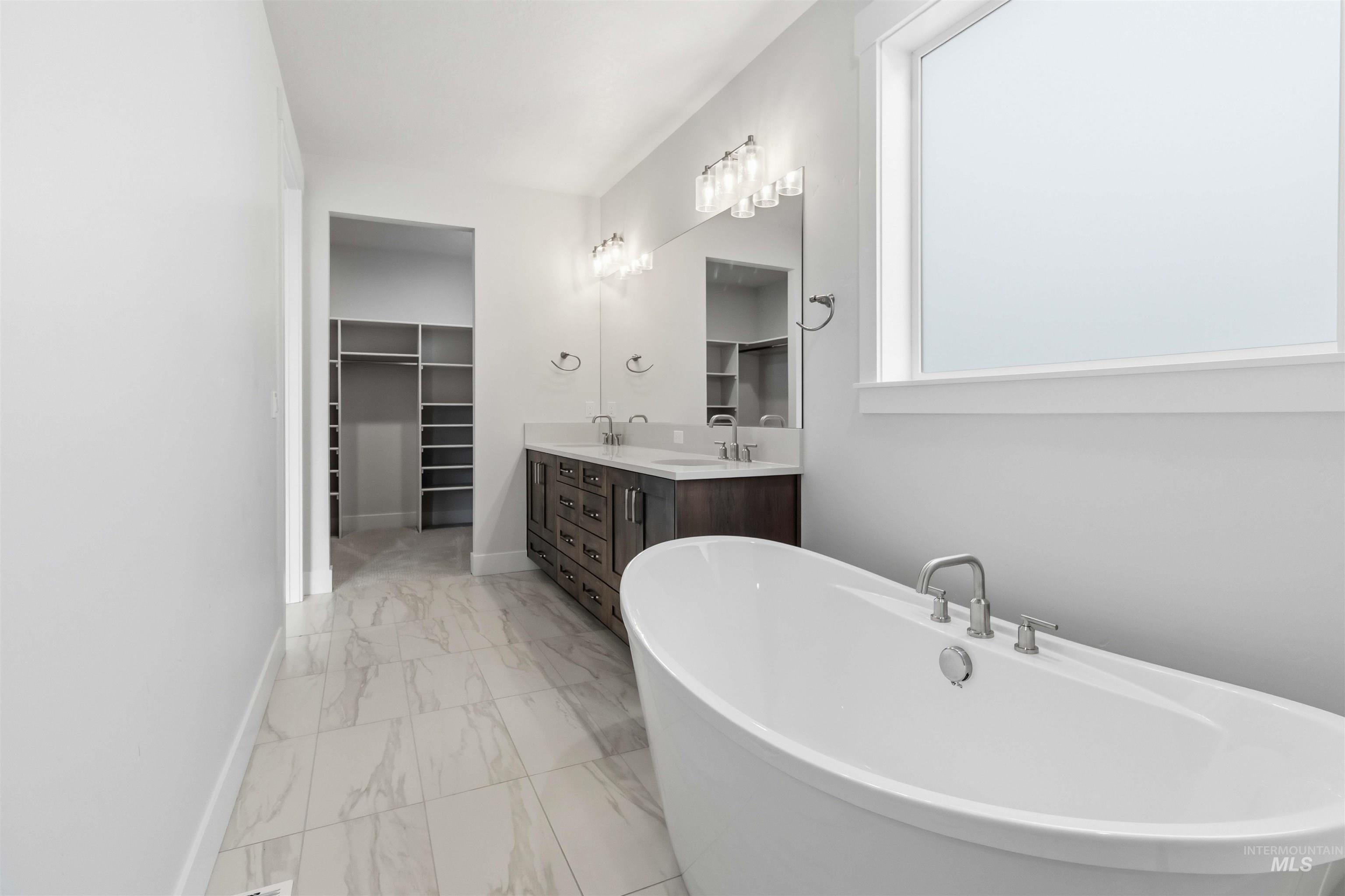 1245 E Andes Dr, Kuna, Idaho 83634, 4 Bedrooms, 2.5 Bathrooms, Residential For Sale, Price $749,900,MLS 98968630