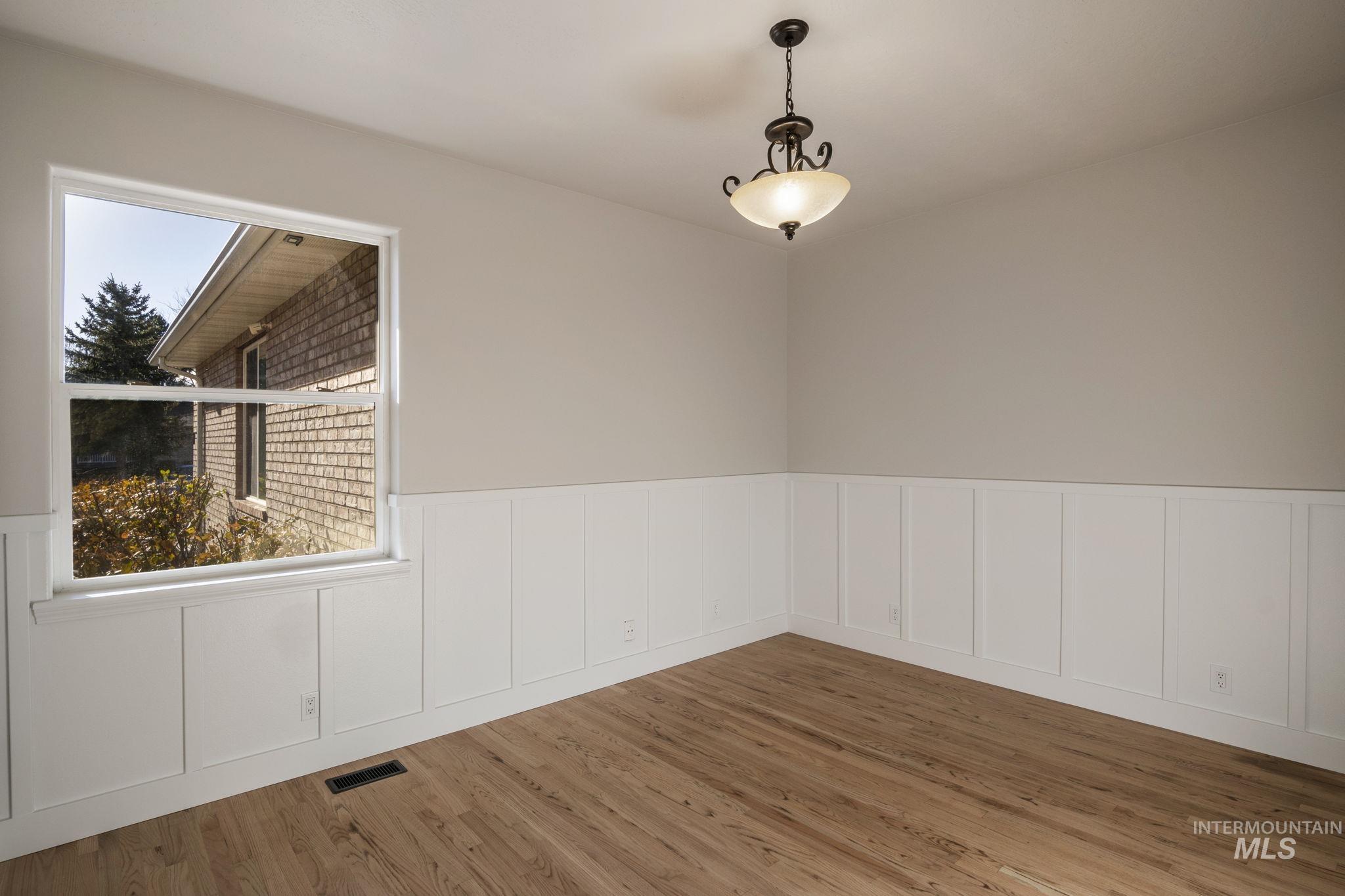 1409 Bitterroot Drive, Twin Falls, Idaho 83301, 7 Bedrooms, 3 Bathrooms, Residential For Sale, Price $599,900,MLS 98968642