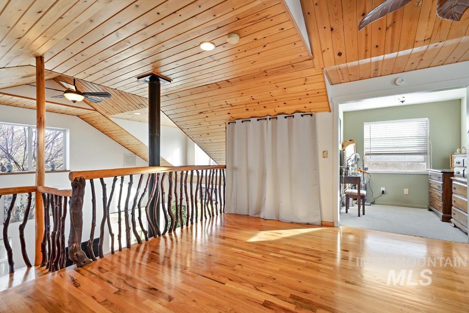 7025 Bluebird Lane, Sweet, Idaho 83670, 2 Bedrooms, 3 Bathrooms, Residential For Sale, Price $835,000,MLS 98968645