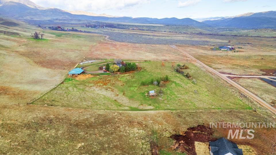 7025 Bluebird Lane, Sweet, Idaho 83670, 2 Bedrooms, 3 Bathrooms, Residential For Sale, Price $835,000,MLS 98968645