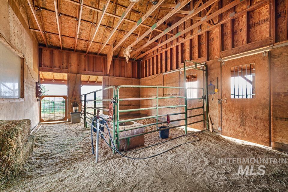 7025 Bluebird Lane, Sweet, Idaho 83670, 2 Bedrooms, 3 Bathrooms, Residential For Sale, Price $835,000,MLS 98968645