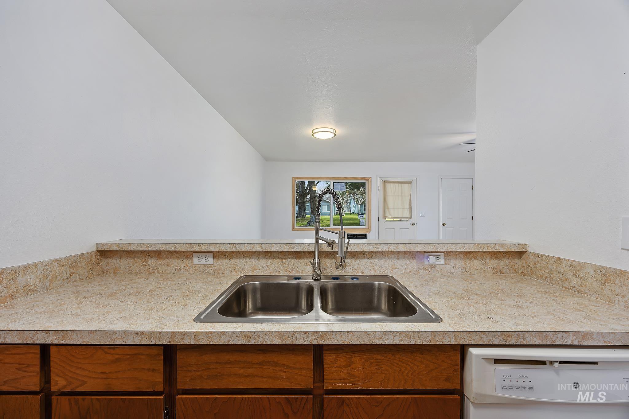 511 Union Ave, Filer, Idaho 83328, 1 Bedroom, 1 Bathroom, Residential For Sale, Price $150,000,MLS 98968647