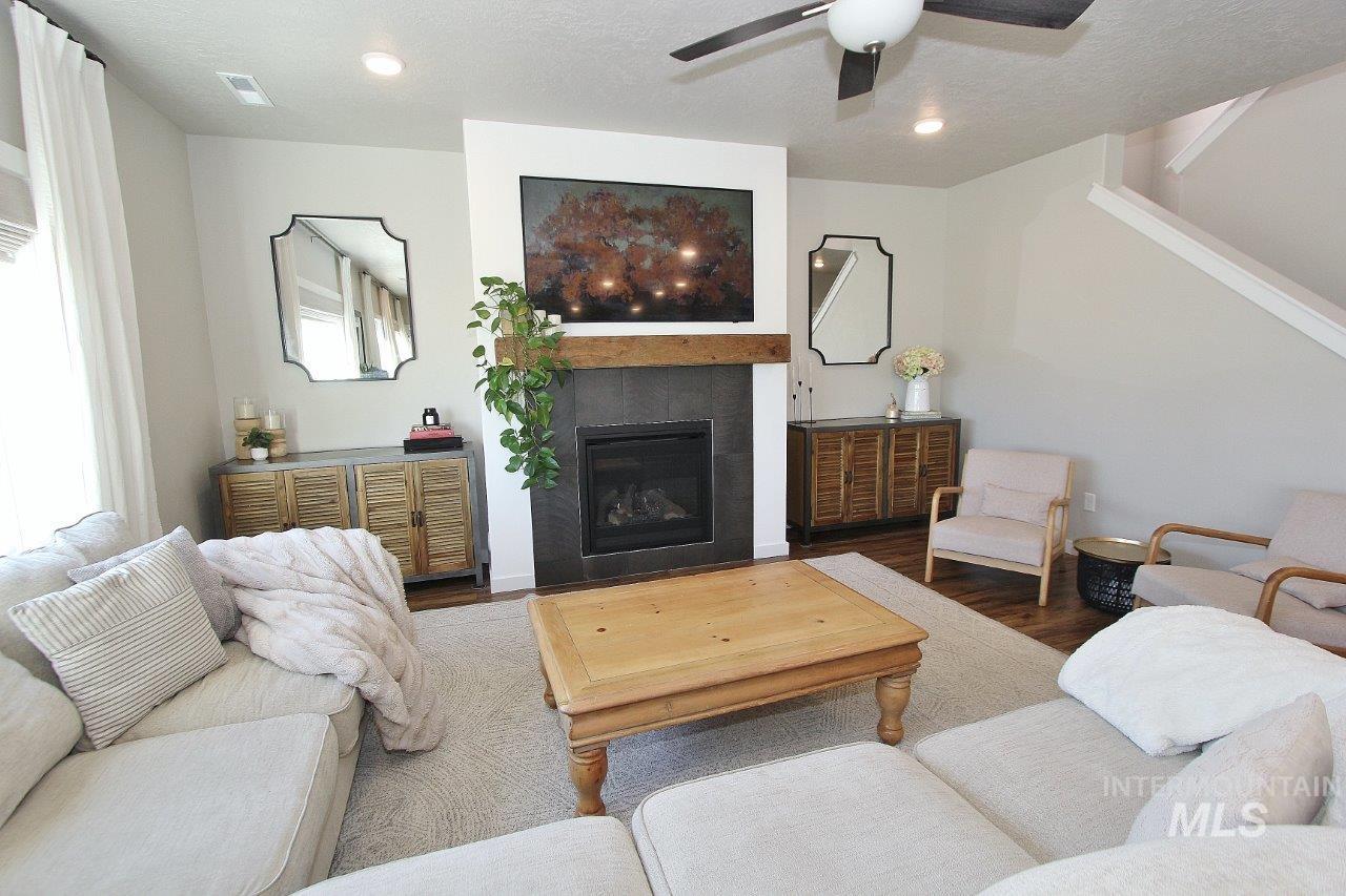 7802 S Dewberry Ave., Boise, Idaho 83709, 4 Bedrooms, 4 Bathrooms, Residential For Sale, Price $789,900,MLS 98968654