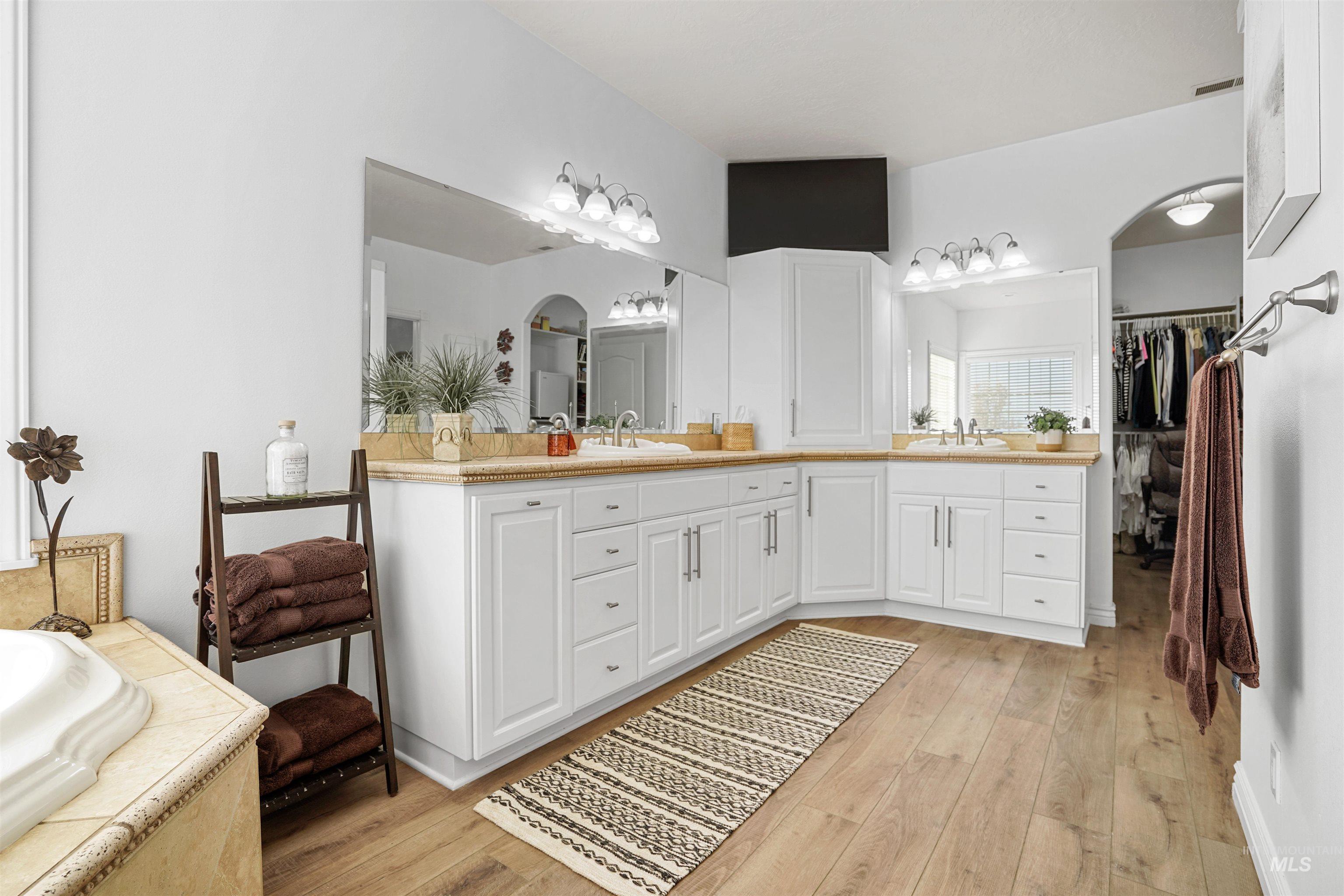 434 S 300 W, Heyburn, Idaho 83336, 7 Bedrooms, 3.5 Bathrooms, Residential For Sale, Price $1,875,000,MLS 98968657