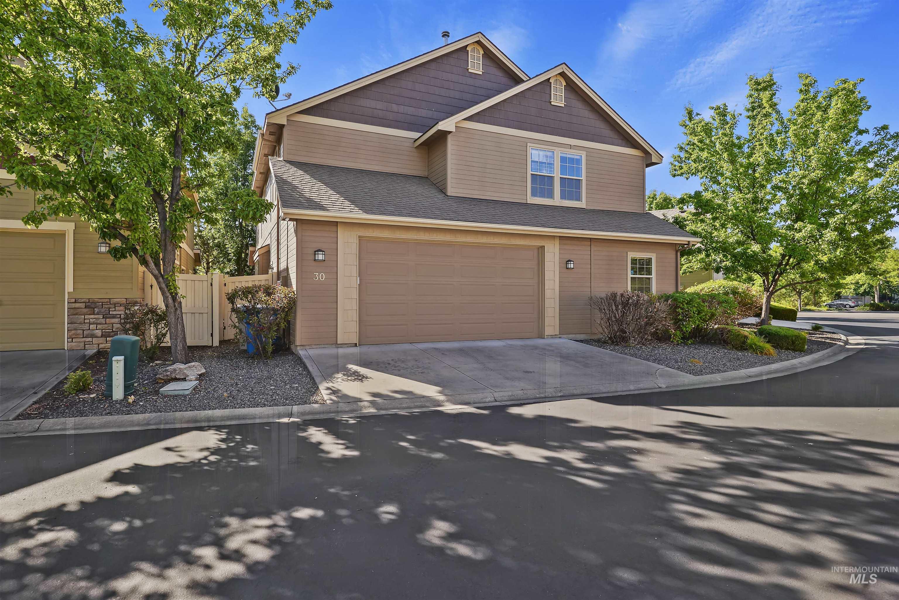 30 N Arrow Creek Ln, Eagle, Idaho 83616, 3 Bedrooms, 2.5 Bathrooms, Residential For Sale, Price $579,900,MLS 98968670