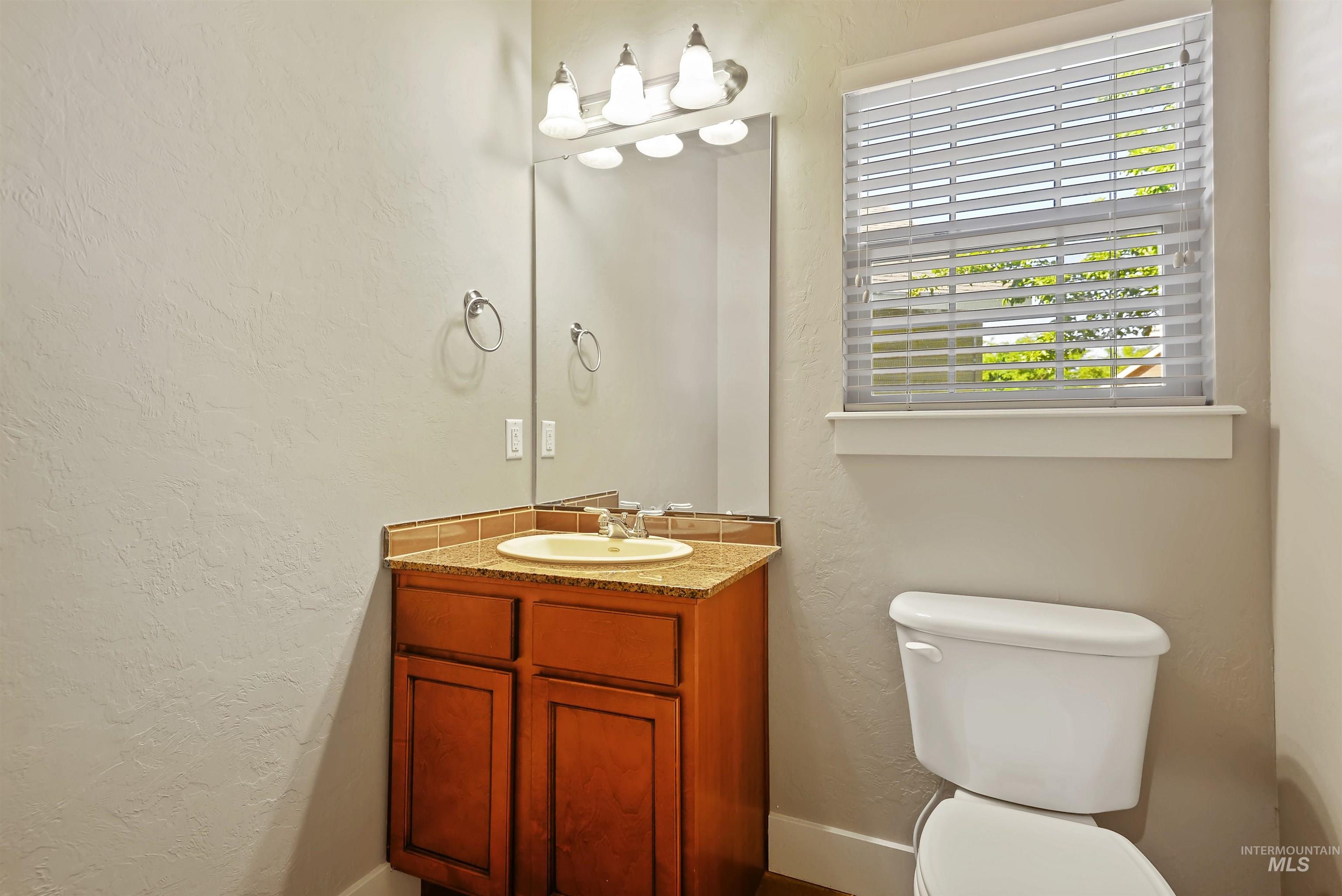 30 N Arrow Creek Ln, Eagle, Idaho 83616, 3 Bedrooms, 2.5 Bathrooms, Residential For Sale, Price $579,900,MLS 98968670