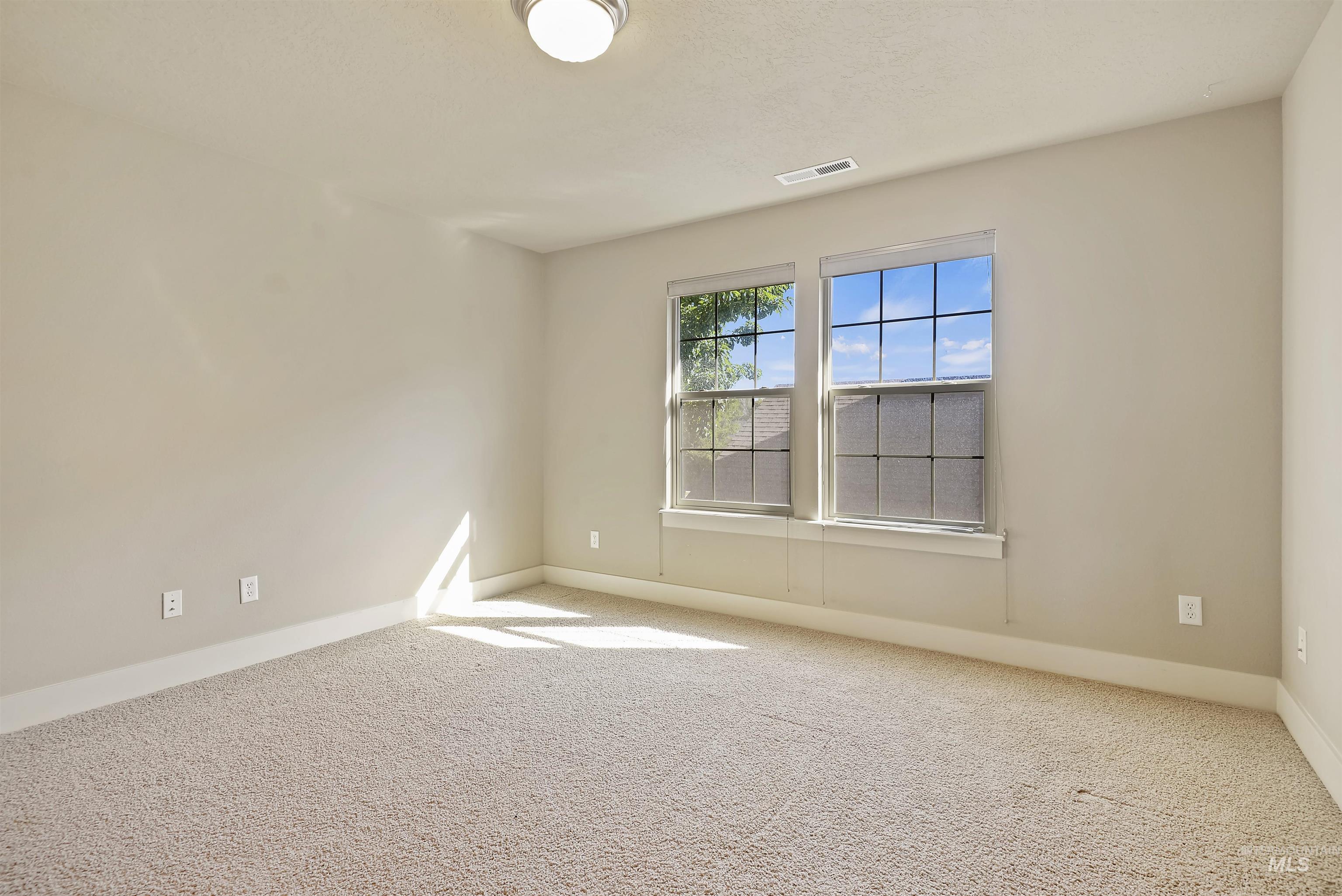 30 N Arrow Creek Ln, Eagle, Idaho 83616, 3 Bedrooms, 2.5 Bathrooms, Residential For Sale, Price $579,900,MLS 98968670