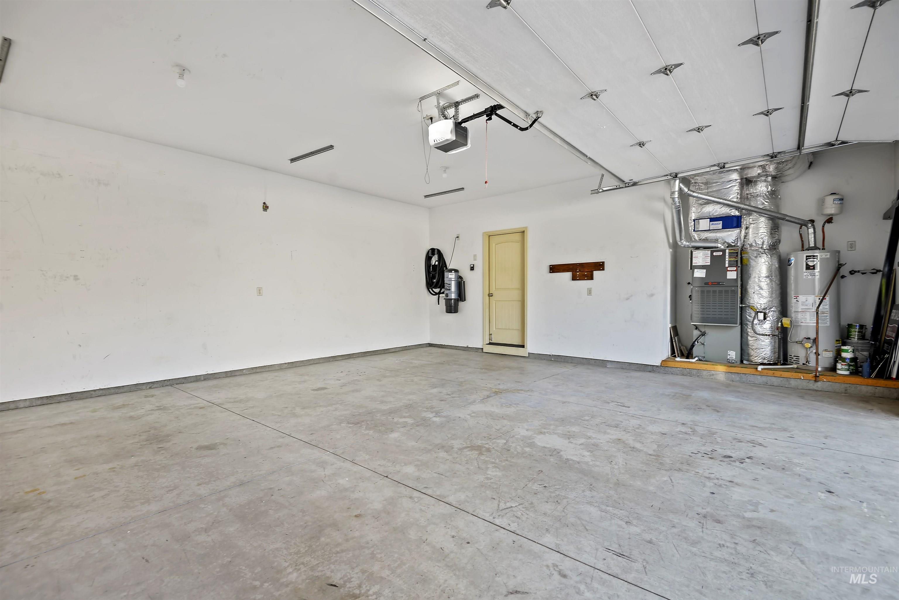 30 N Arrow Creek Ln, Eagle, Idaho 83616, 3 Bedrooms, 2.5 Bathrooms, Residential For Sale, Price $579,900,MLS 98968670