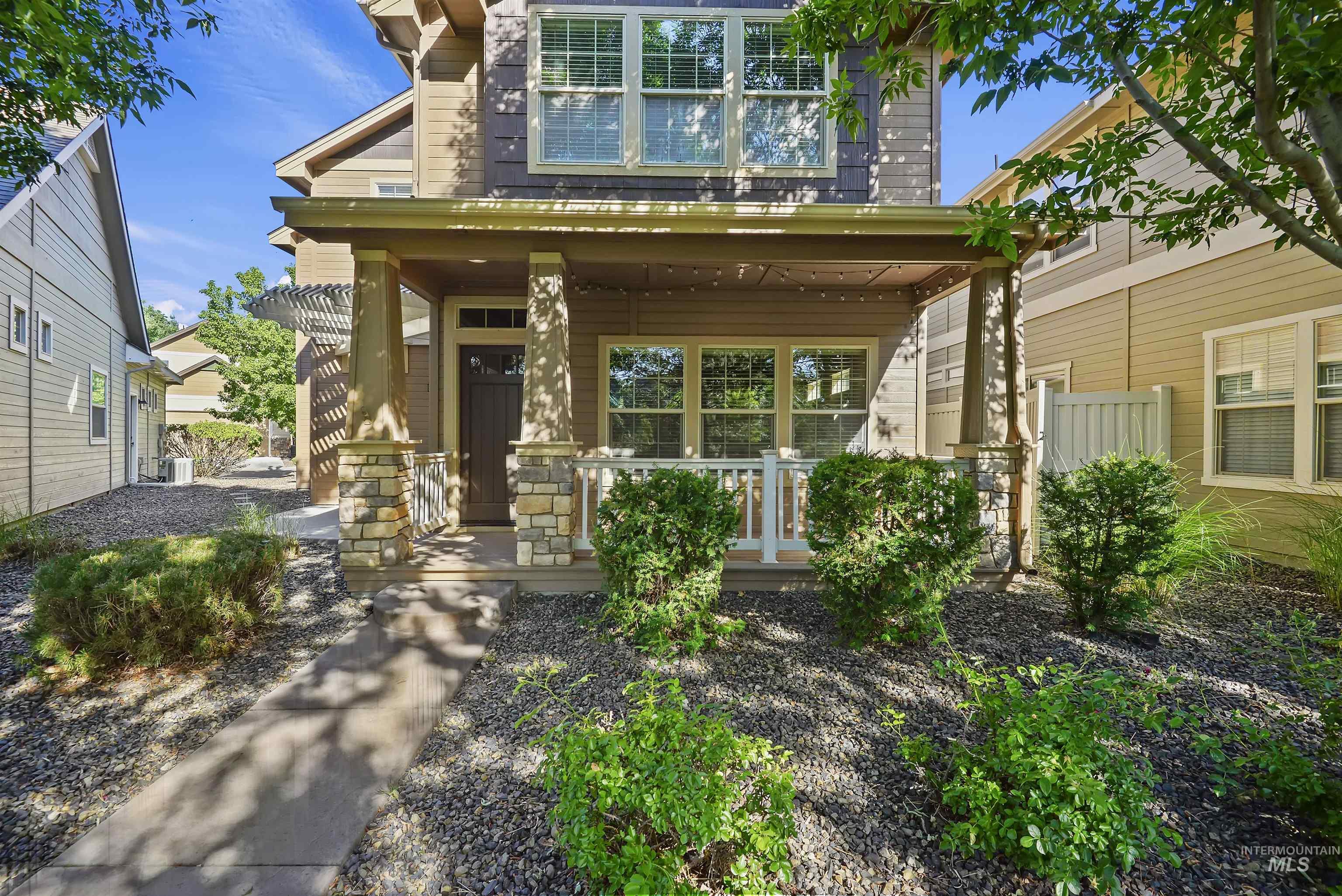 30 N Arrow Creek Ln, Eagle, Idaho 83616, 3 Bedrooms, 2.5 Bathrooms, Residential For Sale, Price $579,900,MLS 98968670