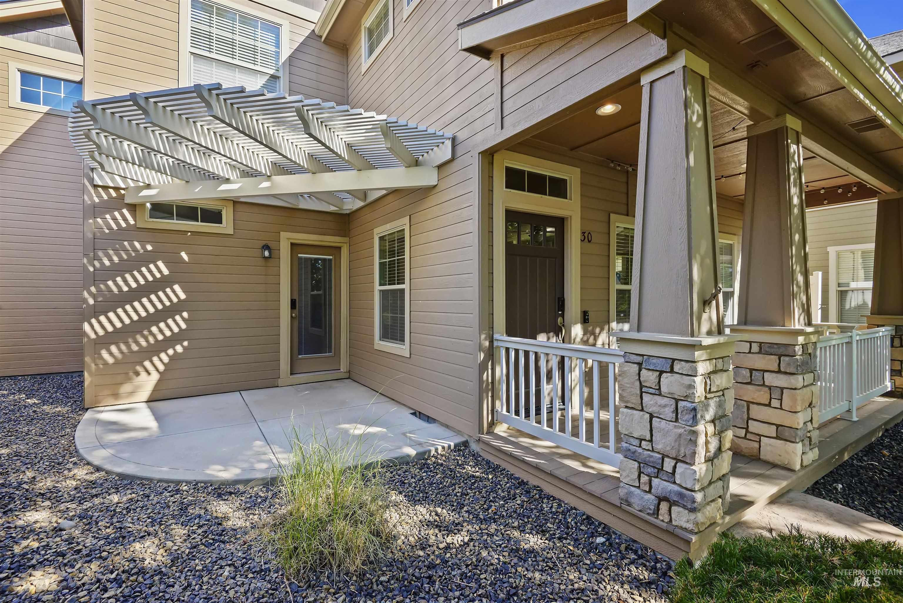 30 N Arrow Creek Ln, Eagle, Idaho 83616, 3 Bedrooms, 2.5 Bathrooms, Residential For Sale, Price $579,900,MLS 98968670