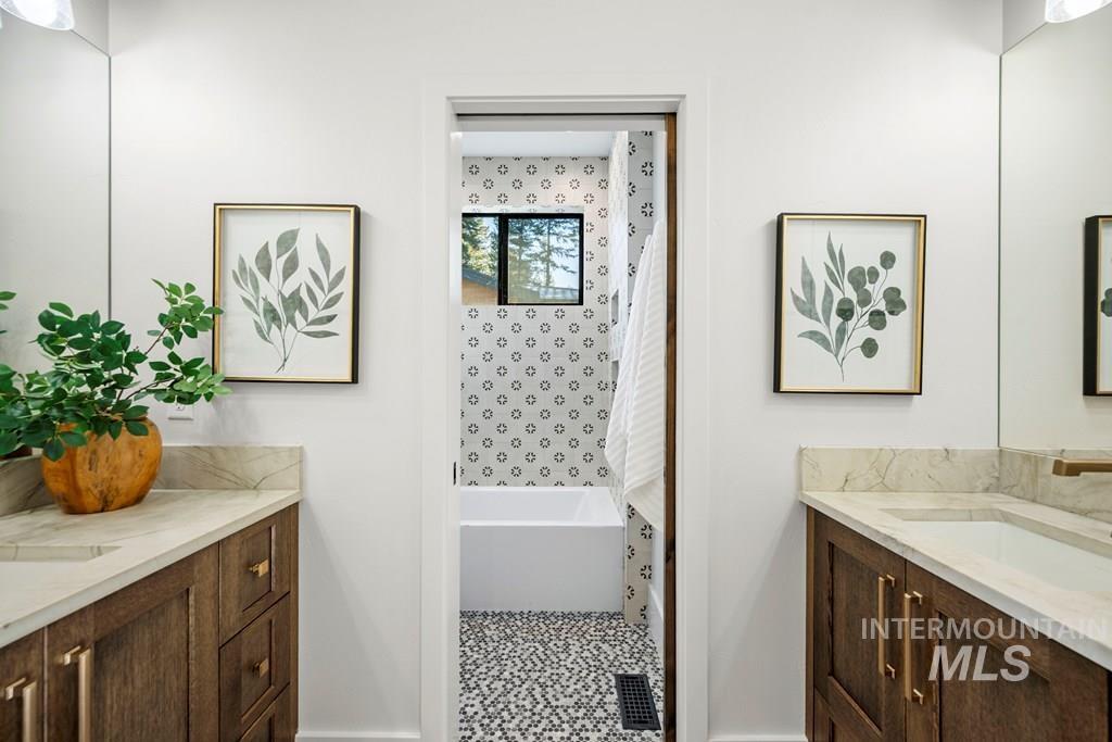 1008 Violet Way, McCall, Idaho 83638, 6 Bedrooms, 4.5 Bathrooms, Residential For Sale, Price $2,689,000,MLS 98968684