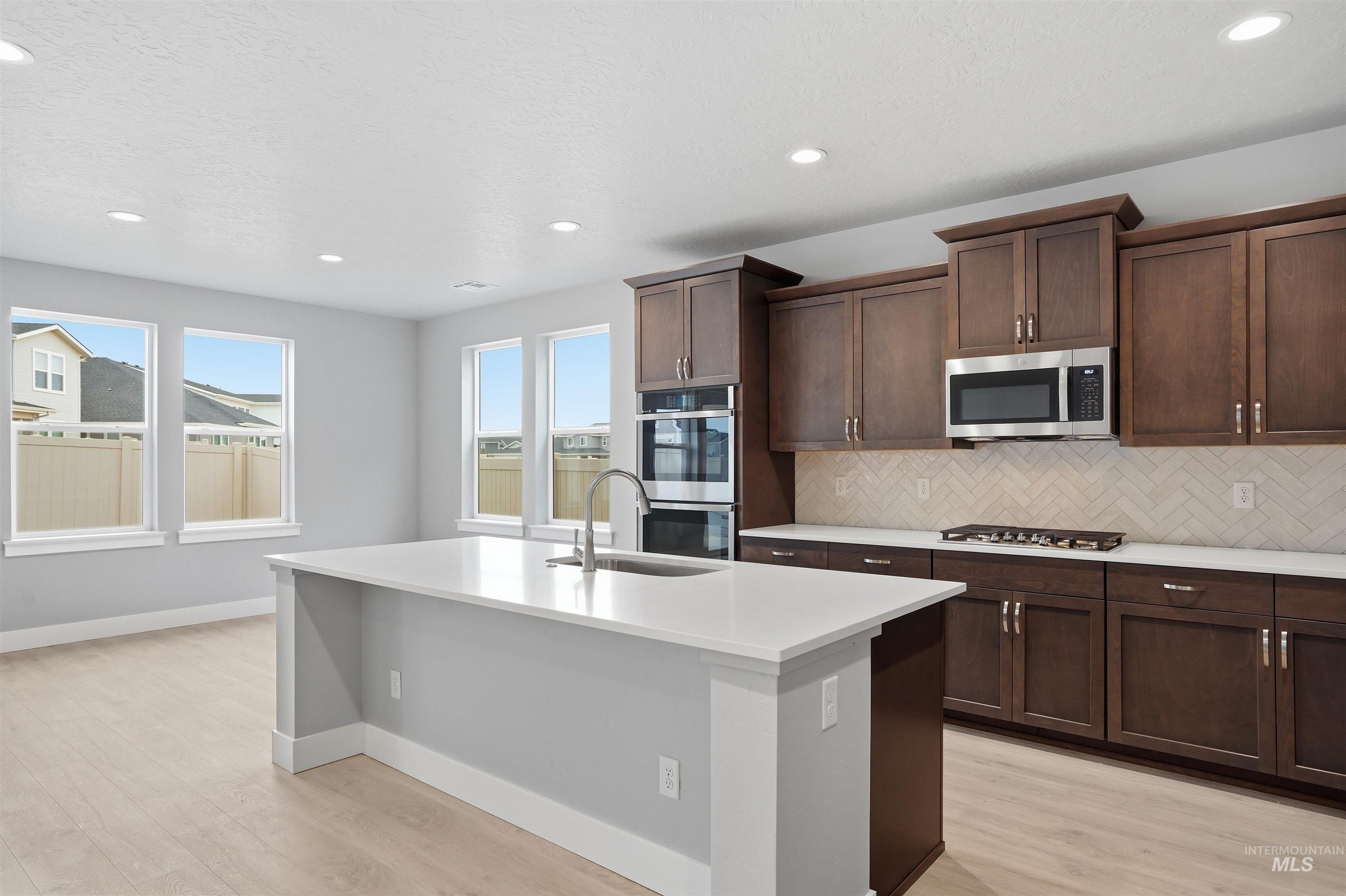 5877 W Sprig Dr, Meridian, Idaho 83646, 2 Bedrooms, 2.5 Bathrooms, Residential For Sale, Price $699,990,MLS 98968711